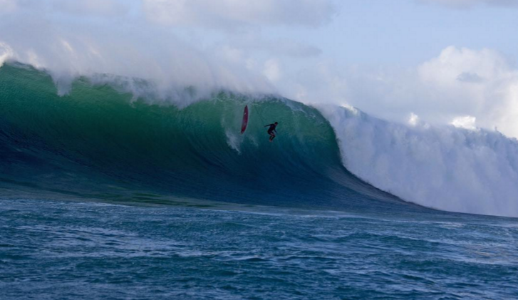 Koa Rothman Jaws Heavy swells turn North Shore deadly | GrindTV.com - Men's Journal