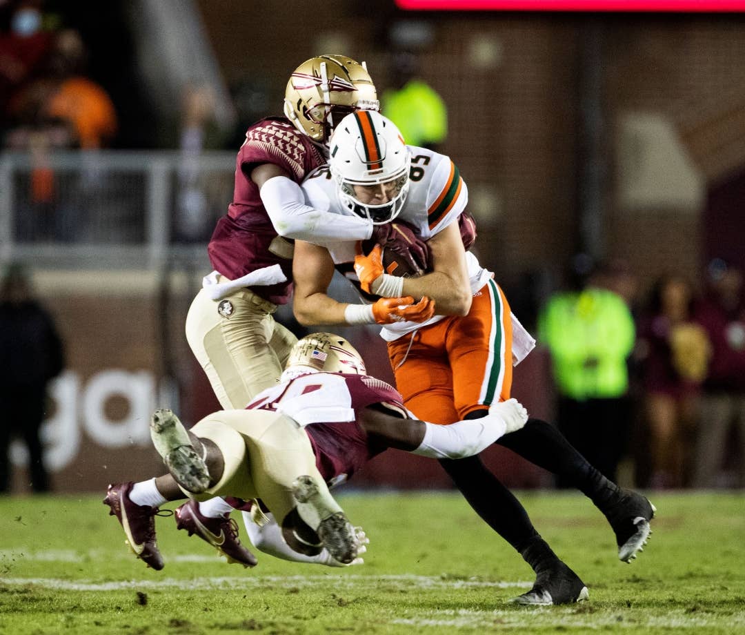 18 Best College Football Rivalries of All Time | Men's Journal - Men's ...