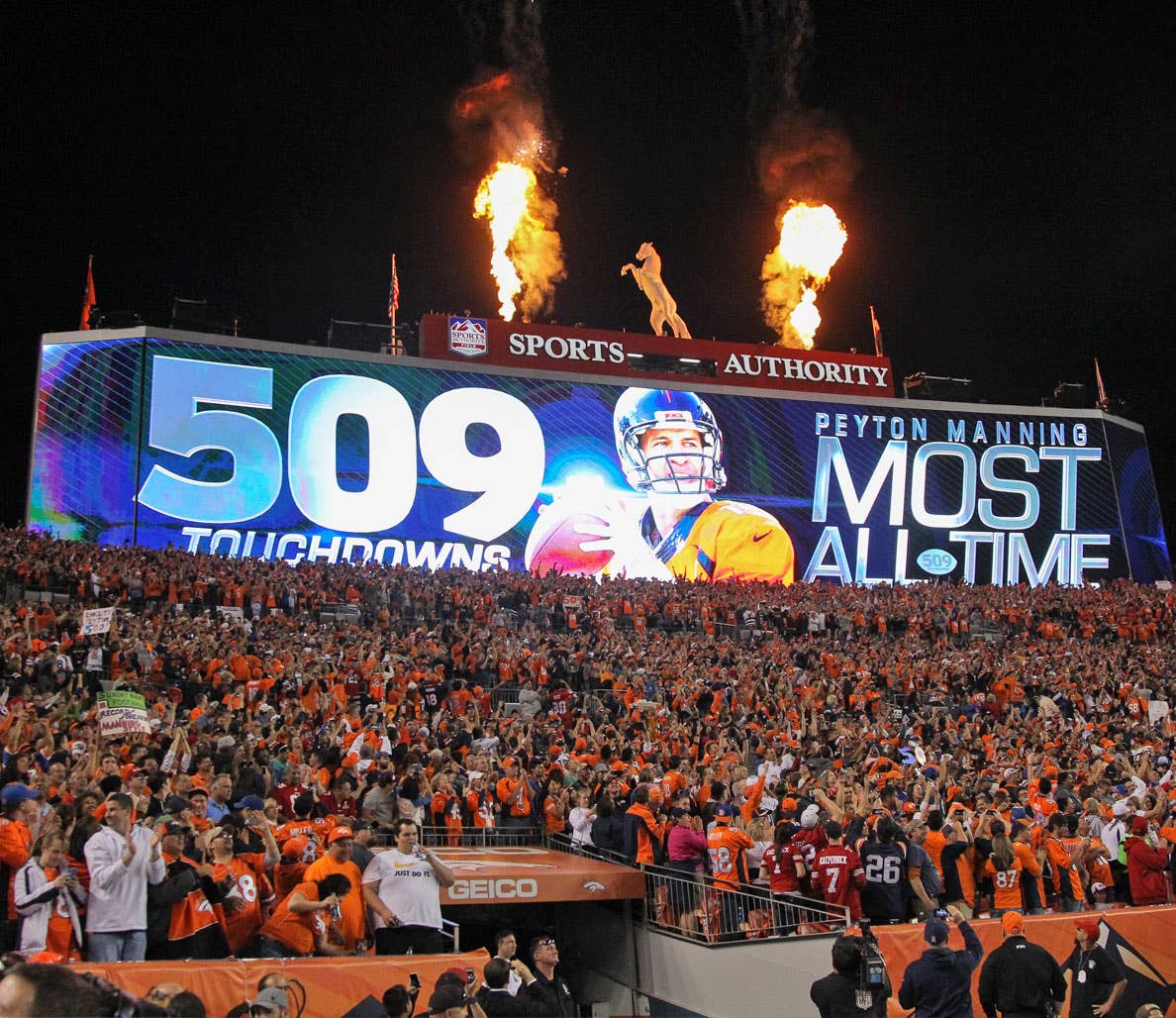 Peyton Manning Breaks NFL Record - Men's Journal