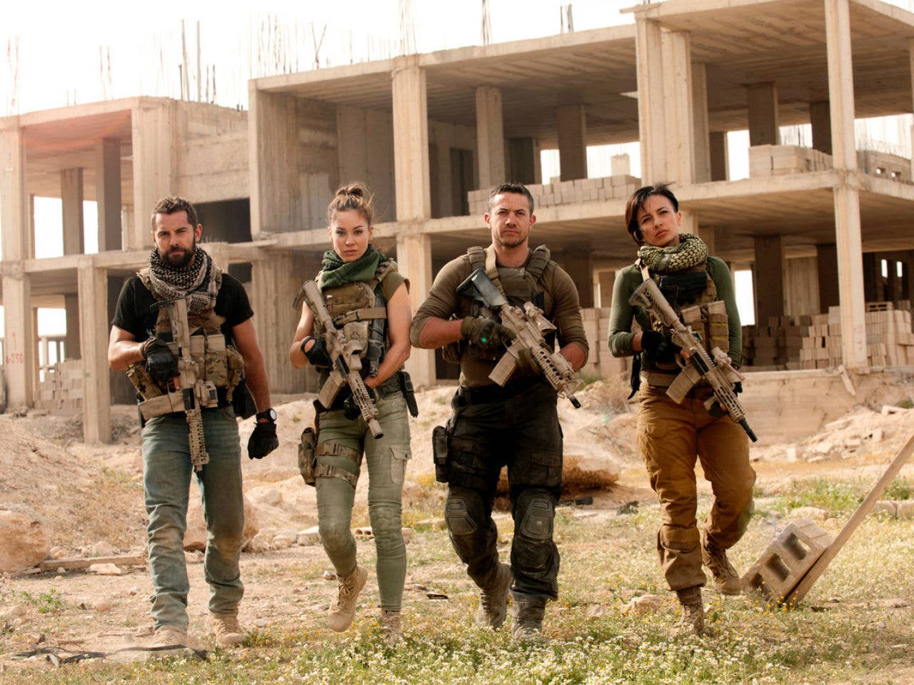 Strike Back: 7 Behind-the-scenes Secrets From Actor Daniel MacPherson - Men's Journal