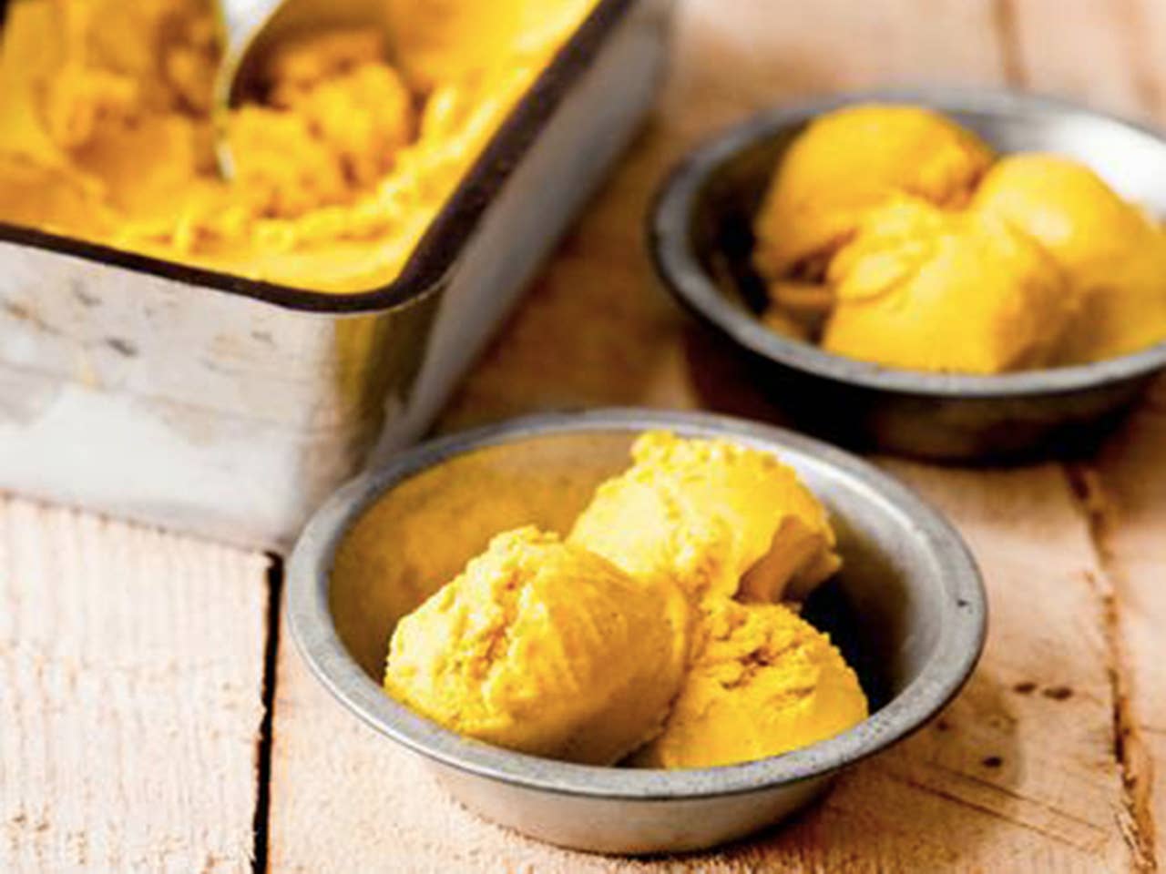 Maple Gelato Recipe: How to Make Vegan Turmeric Maple Golden Gelato - Men's Journal