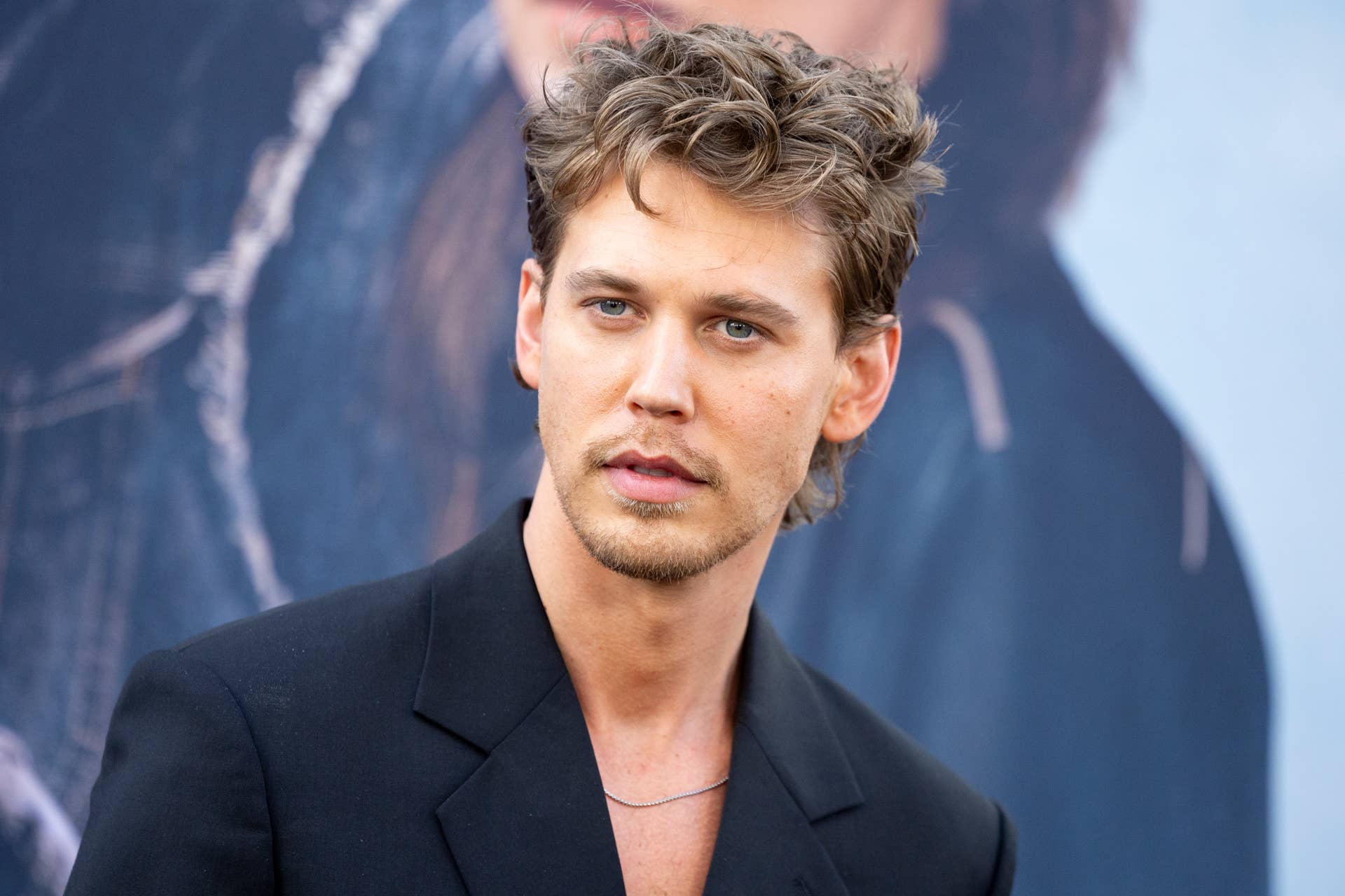 Austin Butler Recalls Scary Motorcycle Crash on Set of His New Movie ...