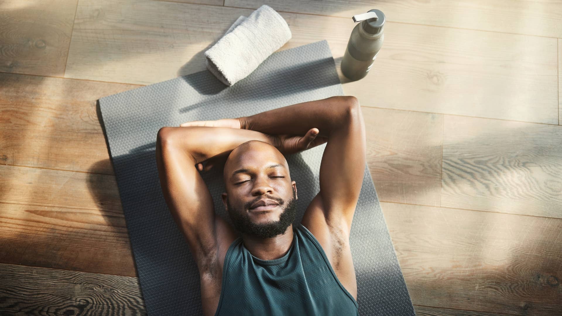 How to Do Hanging Leg Raises: Expert Tips - Men's Journal