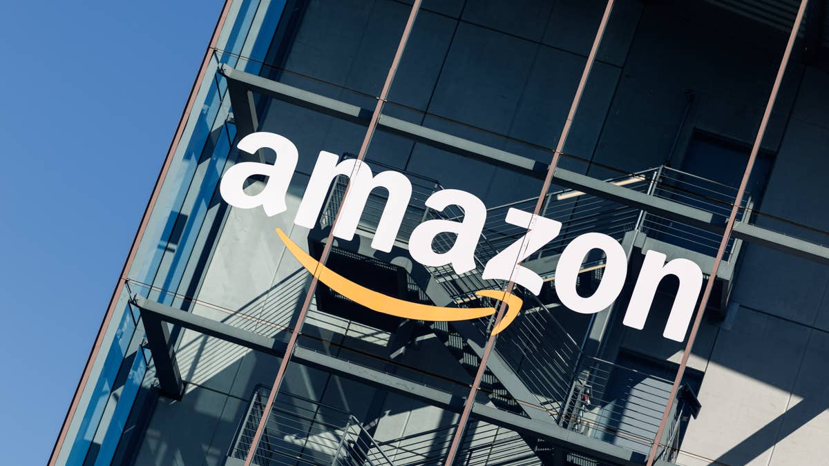 You Can Now Make Your Own Custom Hoodies on Amazon for Just $36