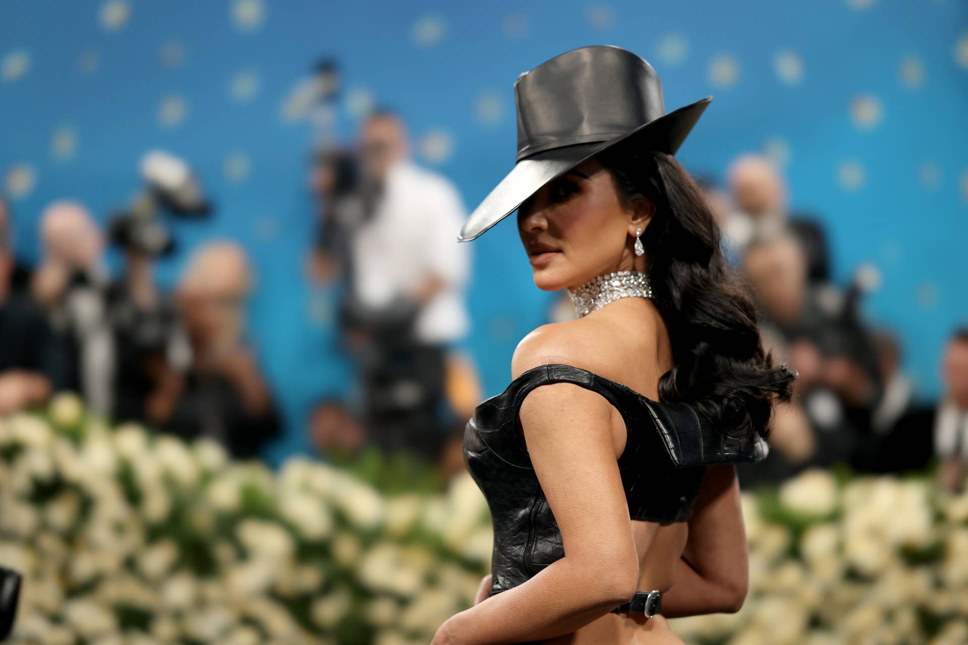 Kim Kardashian's Tense Response to Met Gala Mishap - Men's Journal