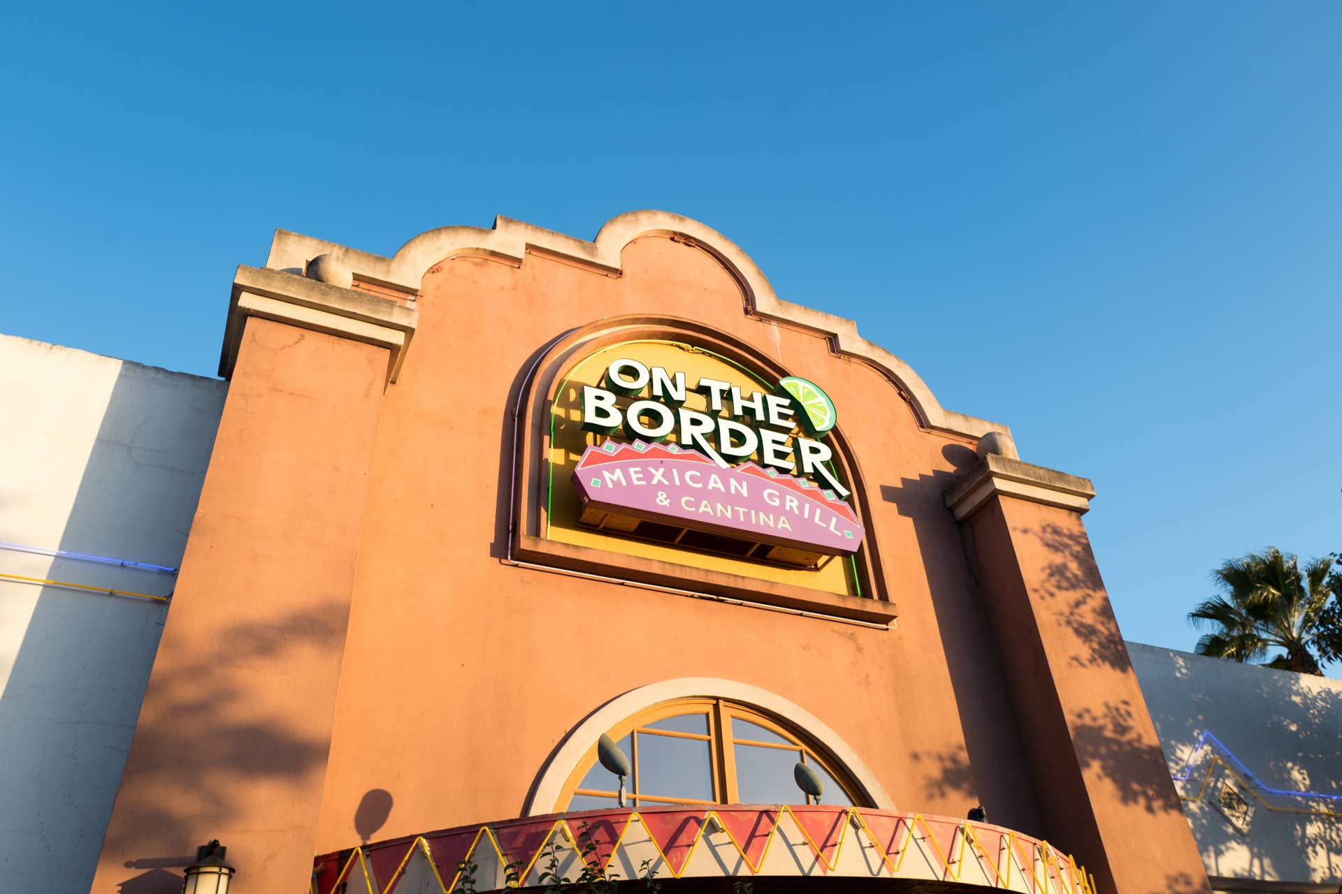 'Iconic' Mexican Restaurant Chain Announces Major Change After Closing ...