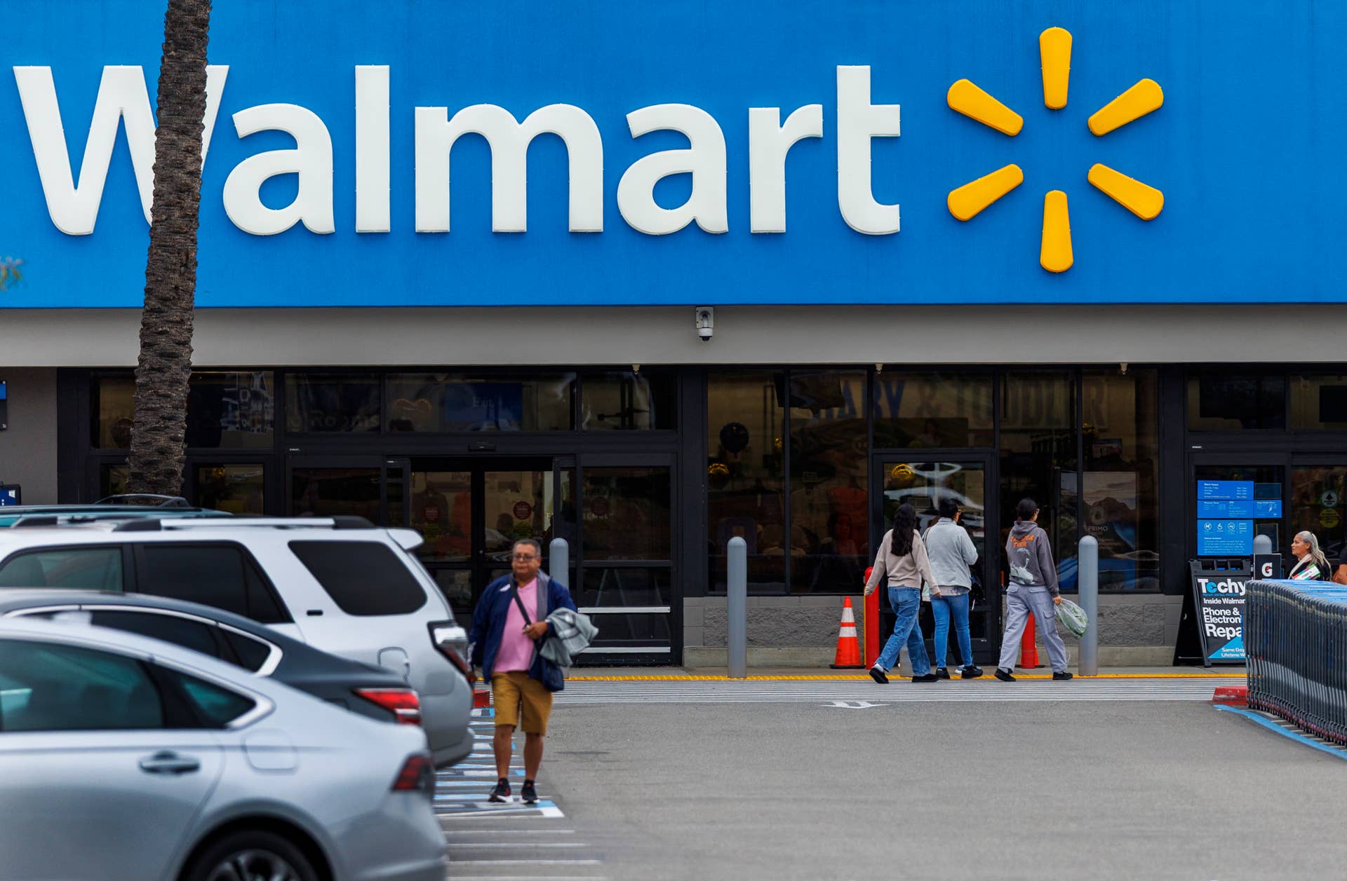 Walmart Is Selling a ‘Very Sturdy’ Storage Shelf for $30 - Men's Journal