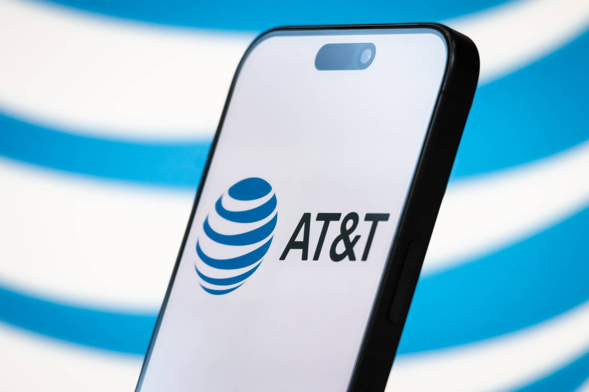 Experts Issue Urgent Warning After Massive AT&T Data Leak Resurfaces ...