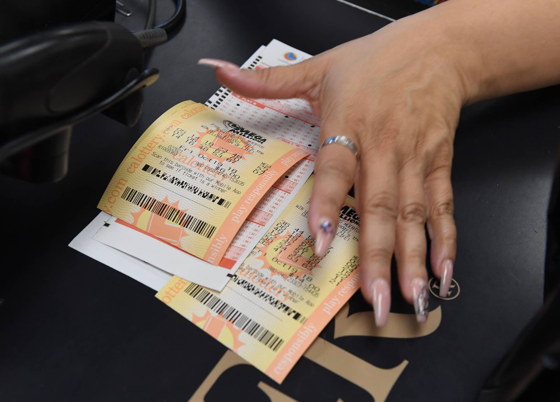 $348 Million Mega Millions Jackpot Winner Sold at Gas Station Breaks ...