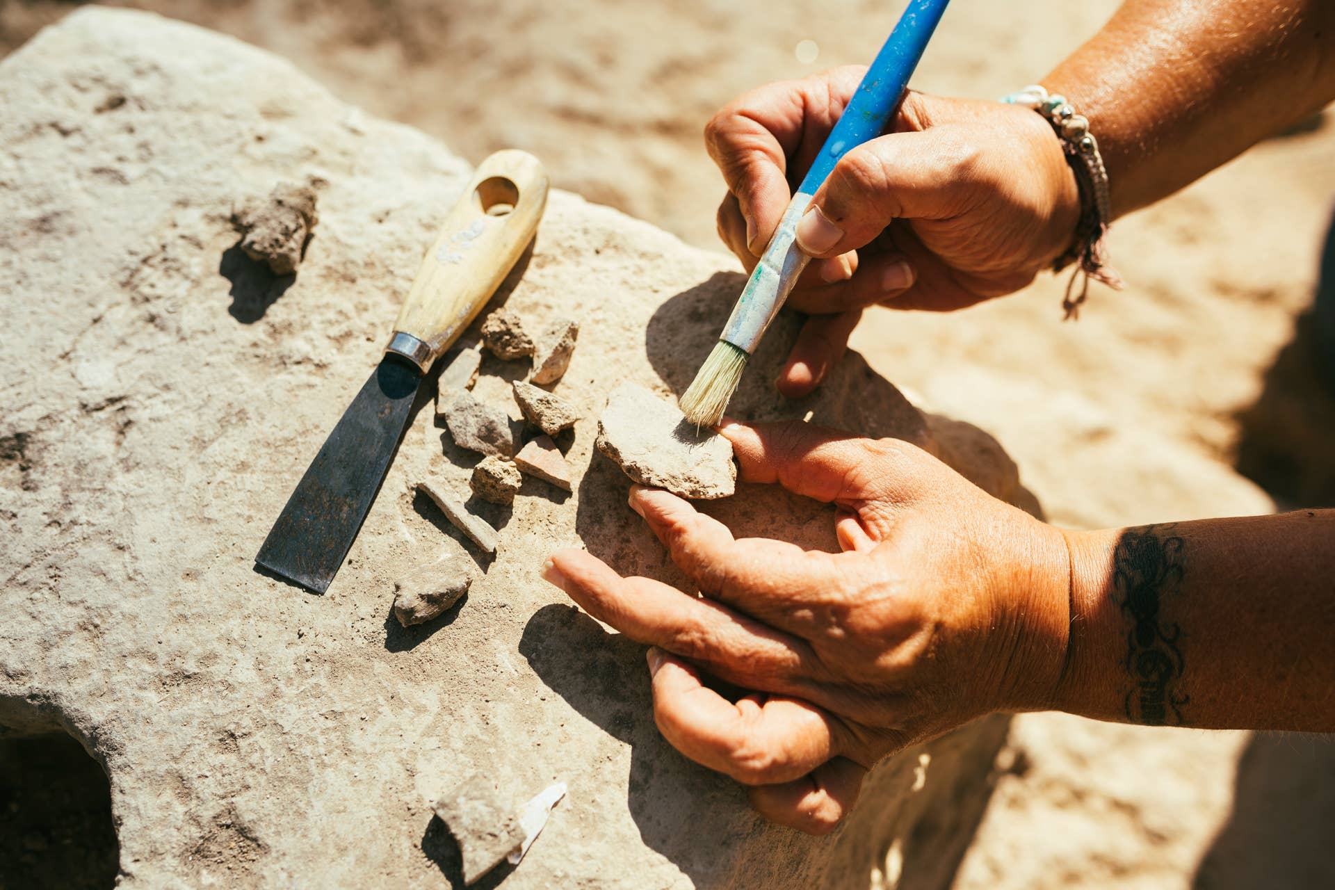 Archaeologic Cache Archaeologists Date Cache of 35 Wooden Tools Found in China - Men's Journal