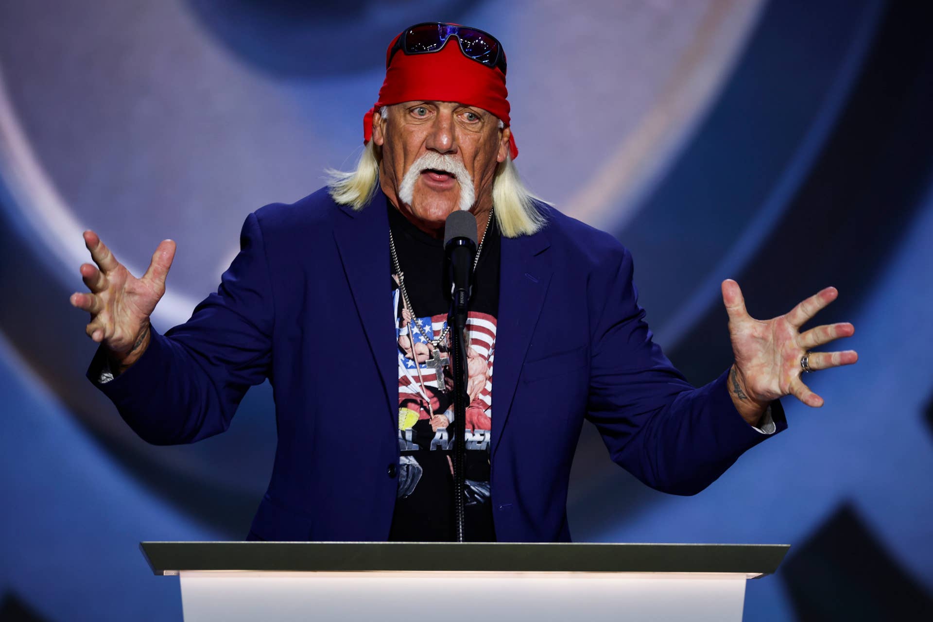 Legendary Wrestler Hulk Hogan Reportedly Dead at 71 - Men's Journal