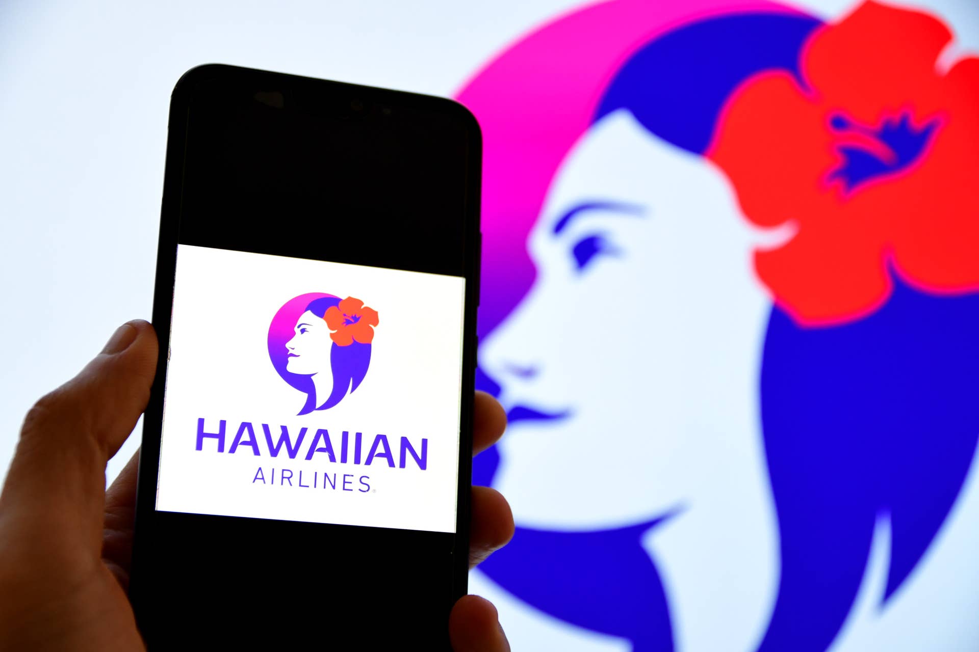 Flights Diverted From Hawaii as Tsunami Threat Looms - Men's Journal