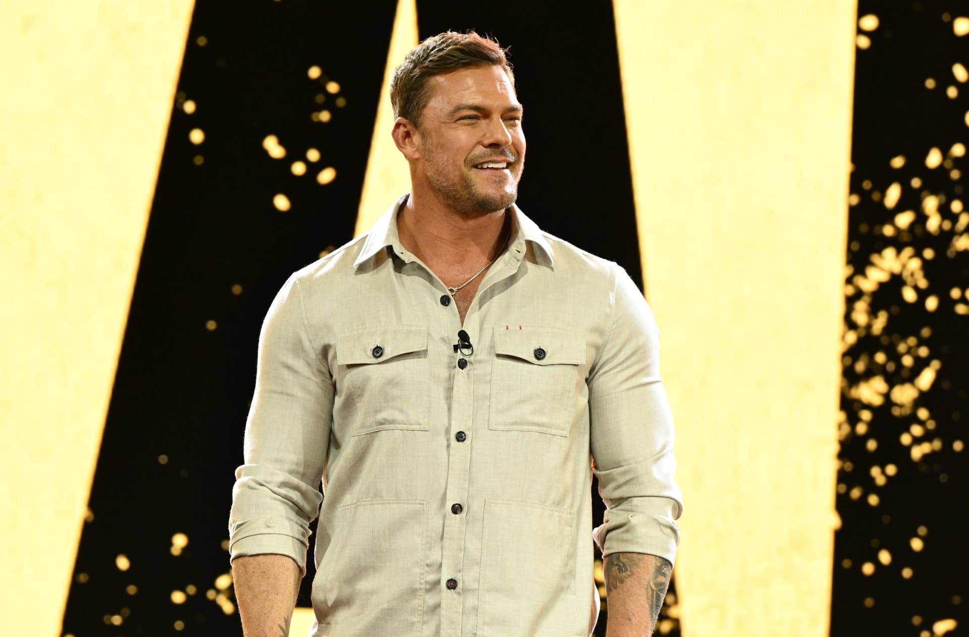 Alan Ritchson Fans Alan Ritchson's Unrecognizable New Look Has Fans Comparing Him to an ...