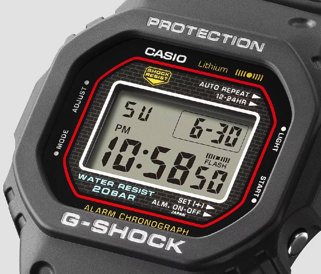 G-SHOCK DW-5000-1JF 復刻モデルメ タルケース G-SHOCK Rediscovering a masterpiece｜GMW-B5000D-1JF 1983年に誕生したG
