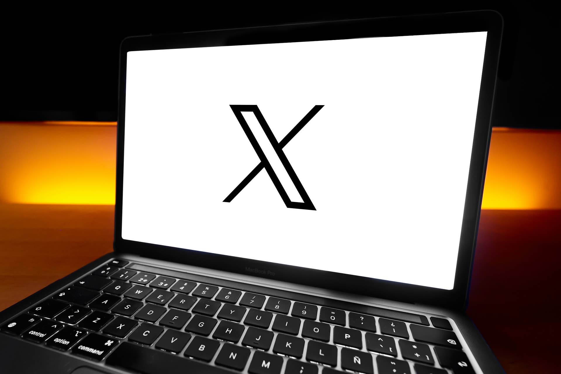 Is X (Twitter) Down? Social Media Platform Facing Major Outages - Men's ...