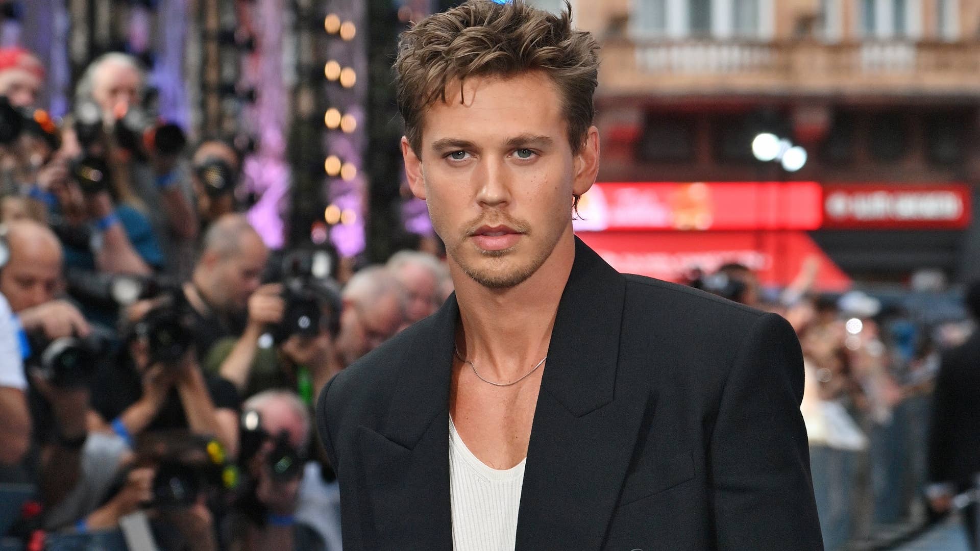 The Exact Workout Austin Butler Uses to Stay Shredded - Men's Journal