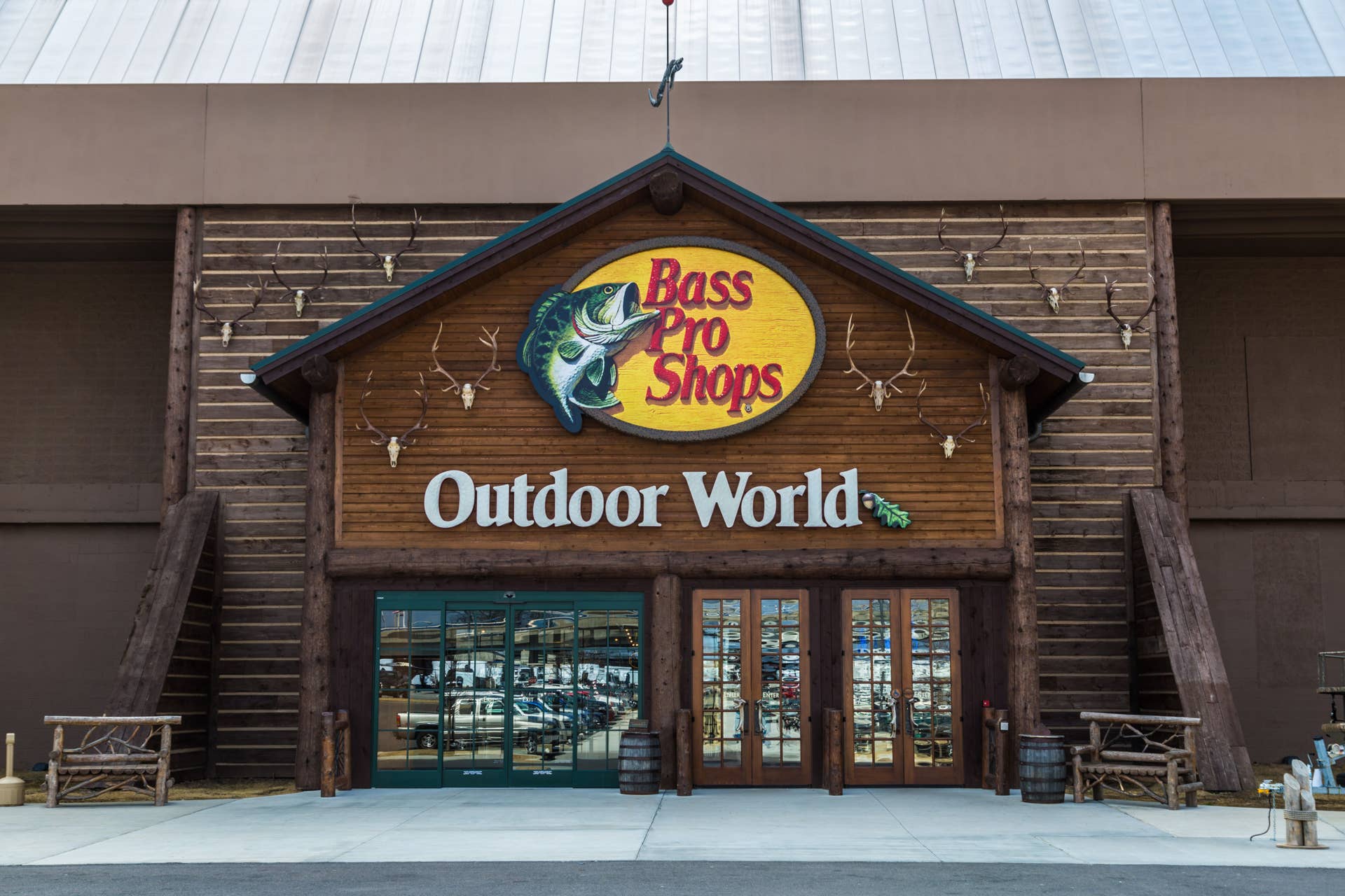 Man Falls To His Death At Bass Pro Shop In Alabama