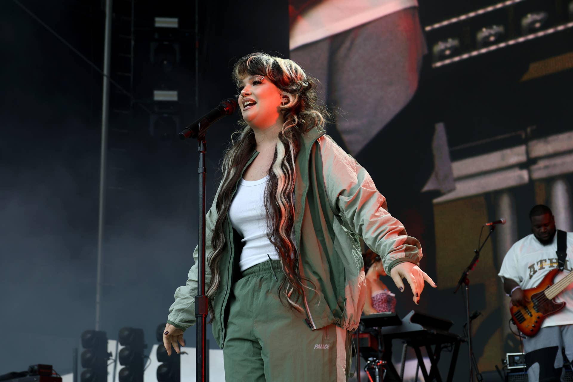 Singer 'Okay' After Frightening Concert Collapse Saturday - Men's Journal