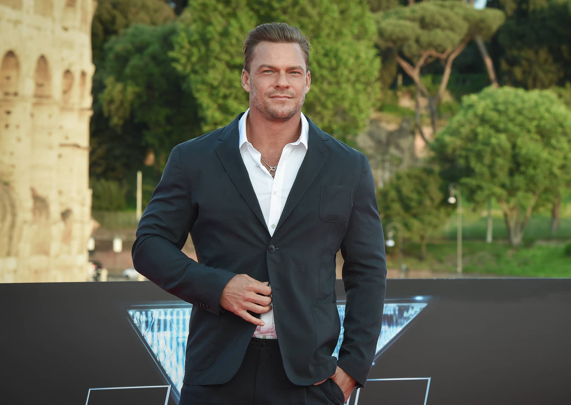 'Reacher' Star Alan Ritchson’s Baffling Aspect of Workout Routine - Men ...