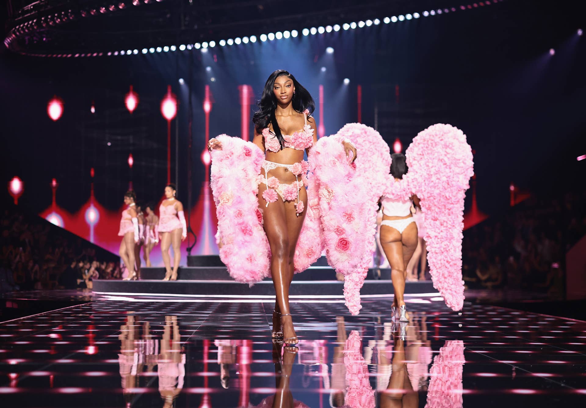 Victorias Secret Womens Runway Patch Sequin Heart And Angel Appliques, OS 24 Unforgettable Victoria main image 2