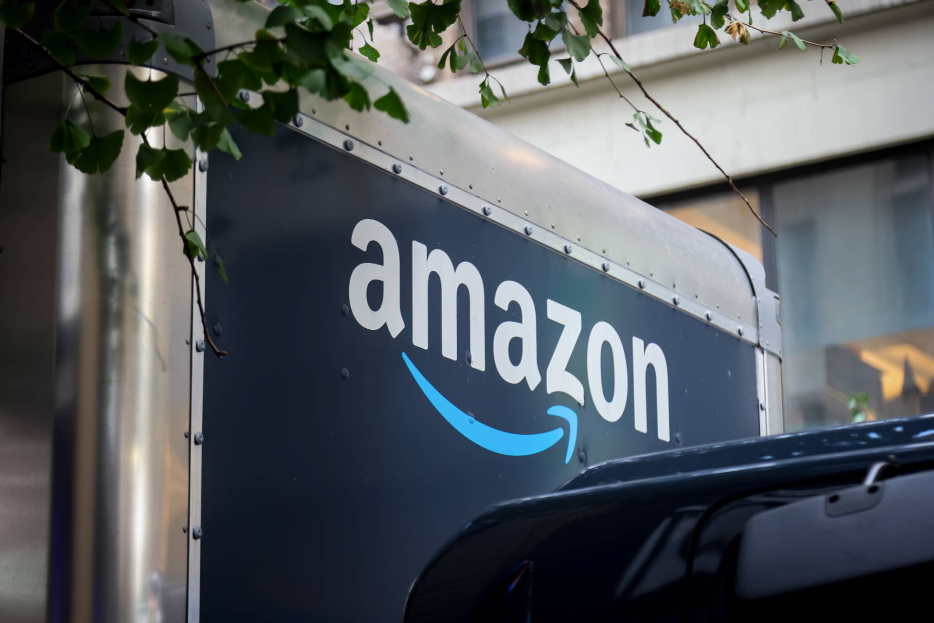 Amazon Announces Change to Holiday Deliveries - Men's Journal