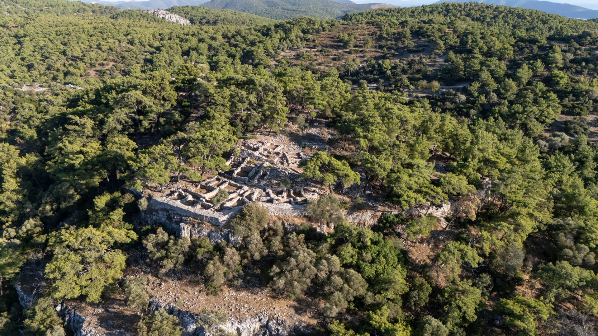 Bronze Age 'Lost City' Unearthed by Archaeologists - Men's Journal