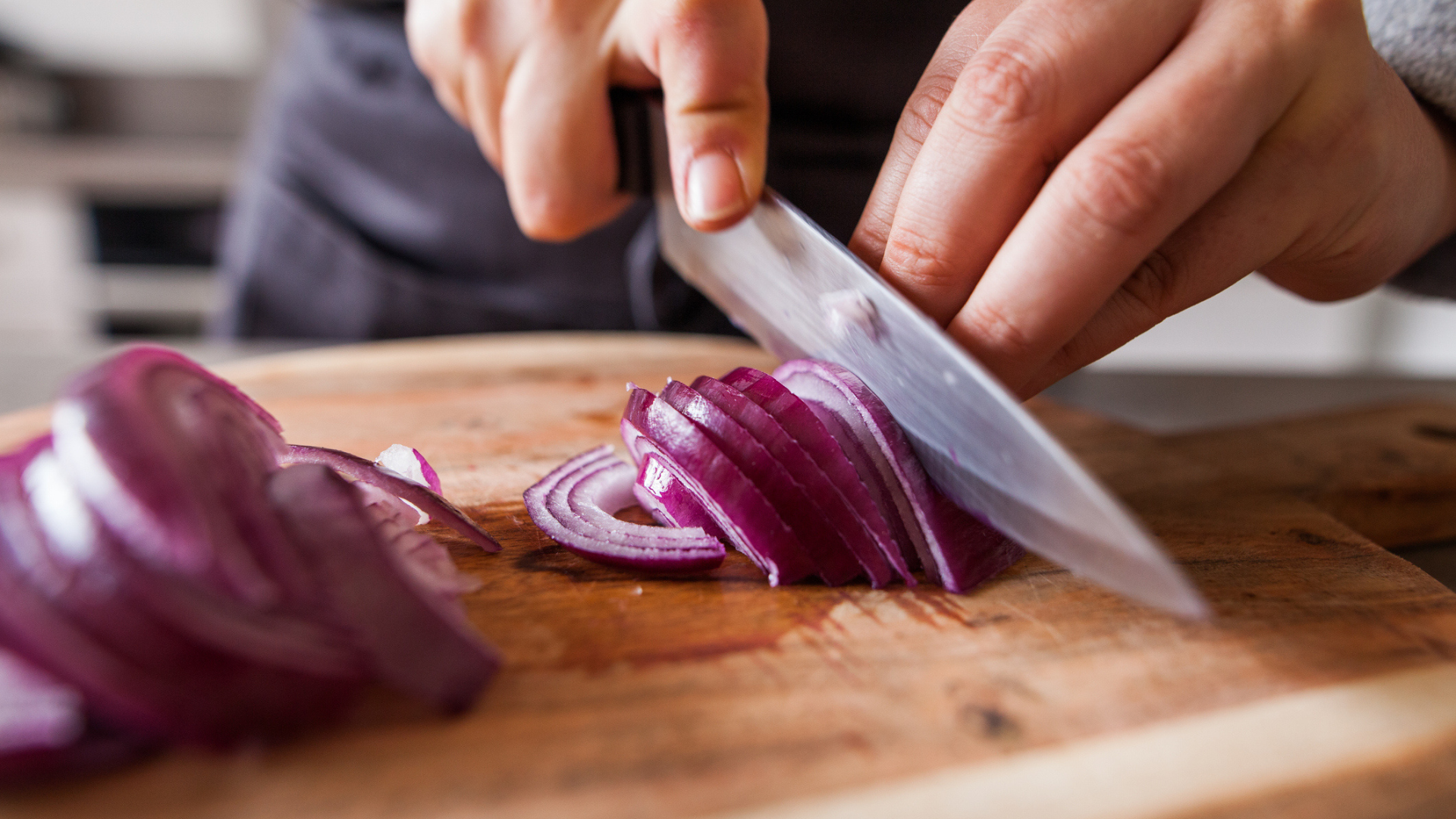 How To Use a Honing Steel To Keep Your Knives Razor-Sharp