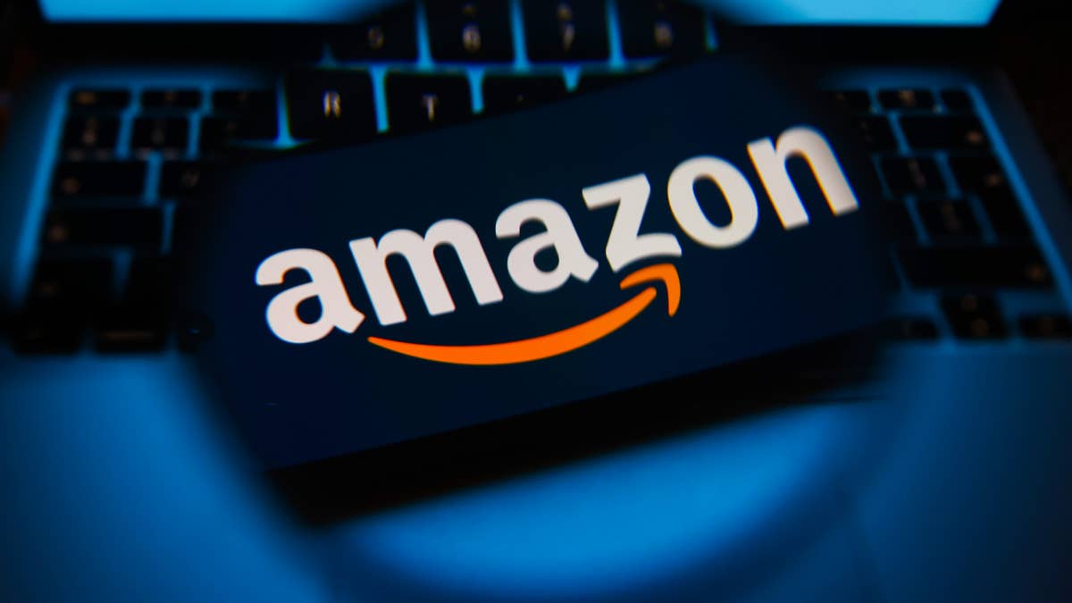 Amazon $144 dəyərində Qril və Siqaret Kombinasiyası Satır, Bir Dəfə 30-dan çox Burger Yerləşdirə Bilir