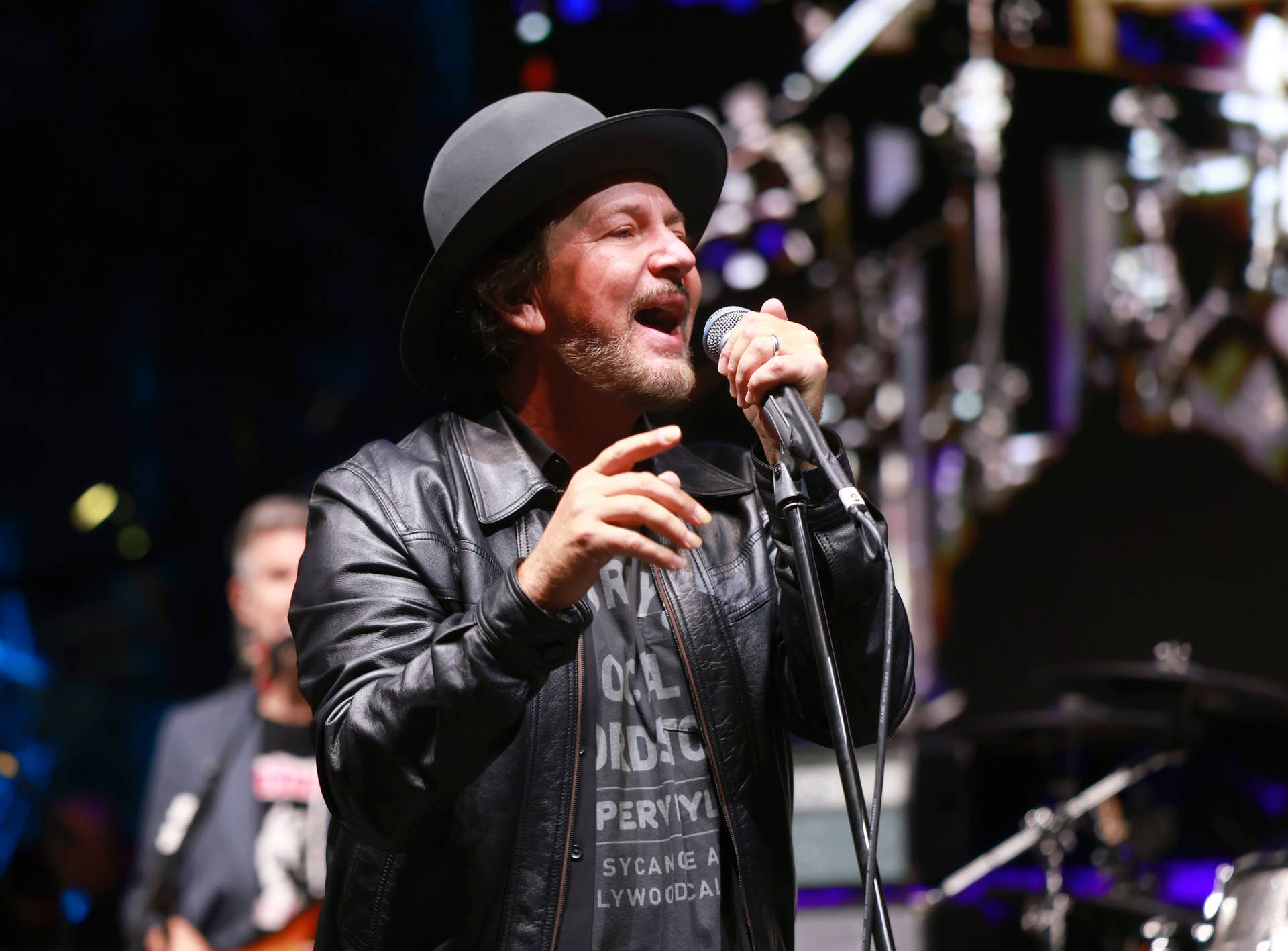 Pearl Jam's Eddie Vedder Makes Major Tour Announcement - Men's Journal