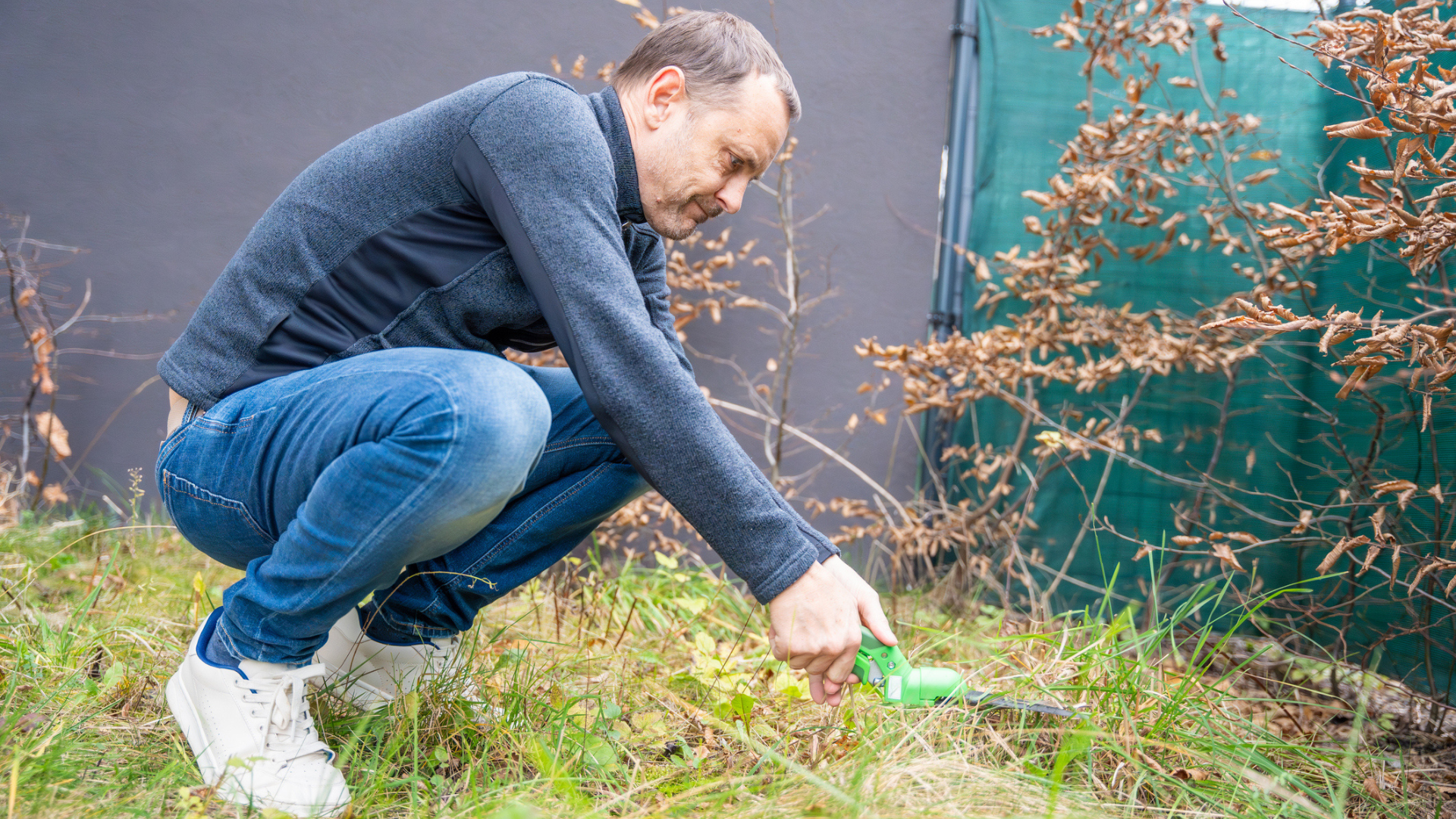 Spring Lawn Aeration: Best Time to Aerate Lawn - Men's Journal