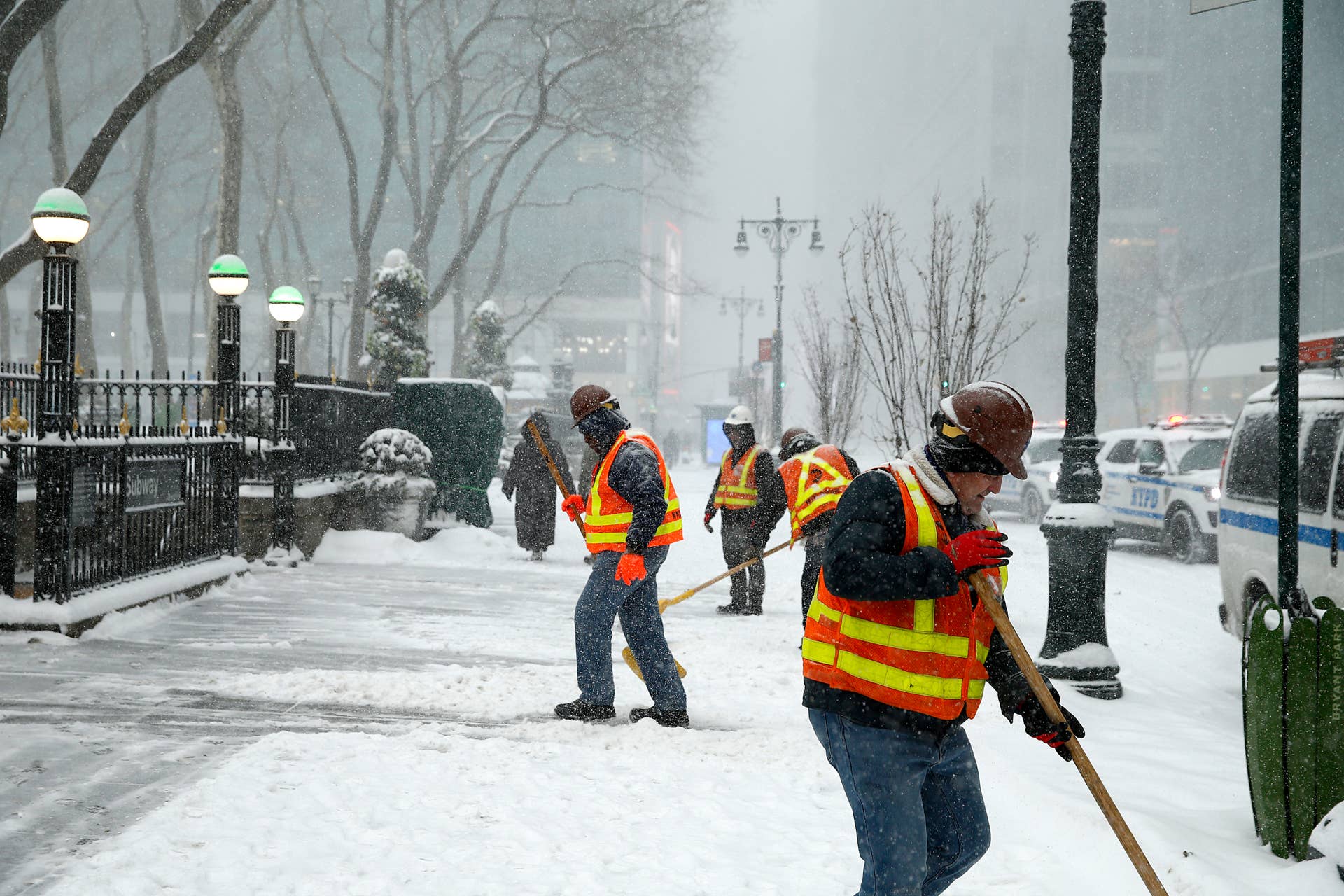Winter Storm Warning in 3 States for 2 Feet of Snow and 70 MPH Winds ...