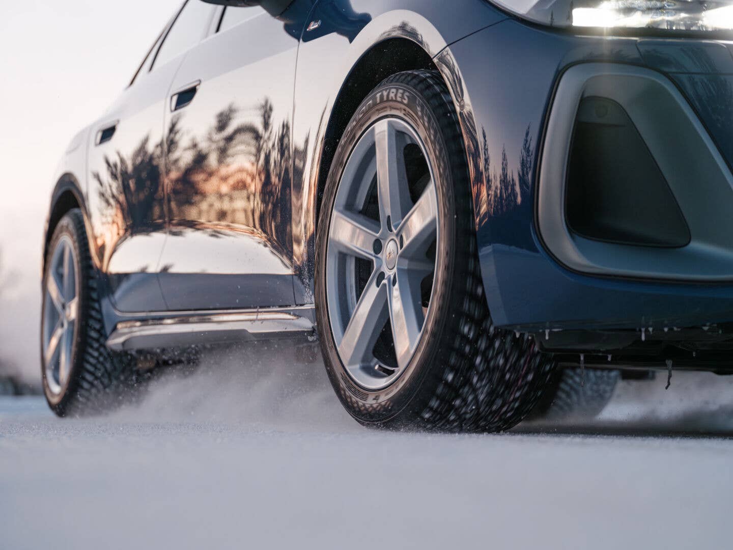アテナールドレススノー This New Snow Tire Comes With Retractable Studs - Men's Journal