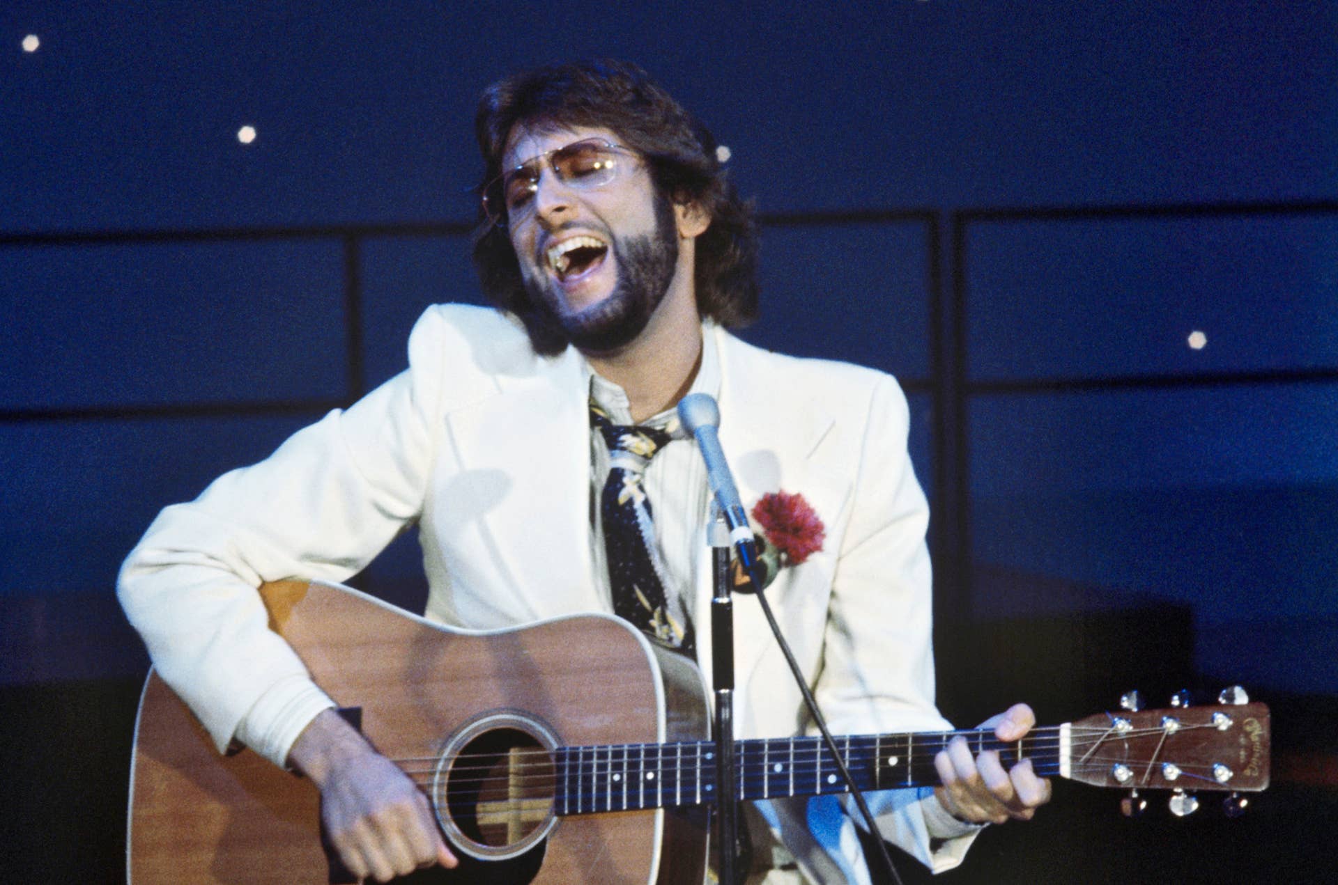Beloved '70s Singer Comes Out of Retirement After 7-Year Hiatus - Men's ...