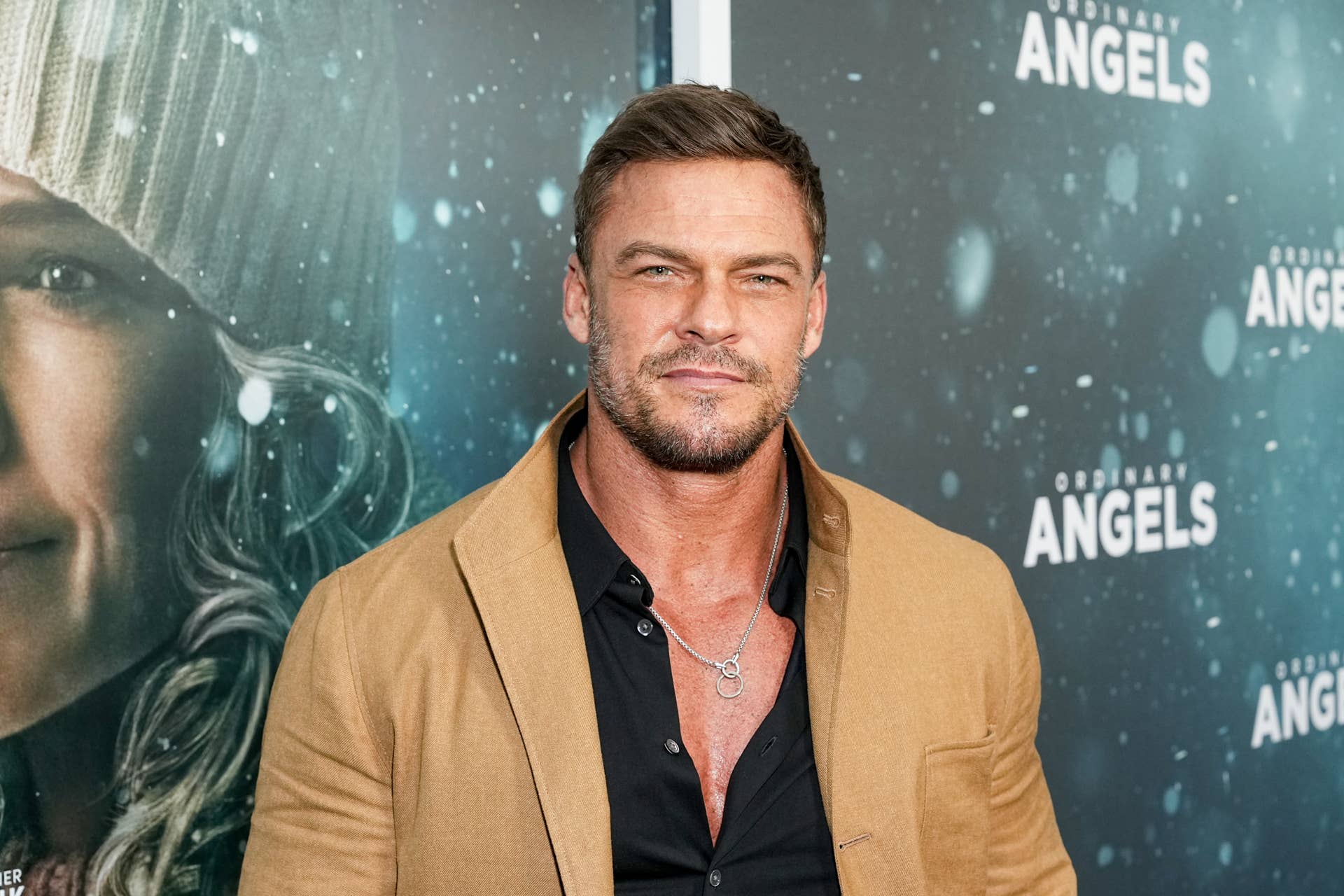 ‘Reacher’ Star Alan Ritchson’s Side of the Fight Emerges - Men's Journal