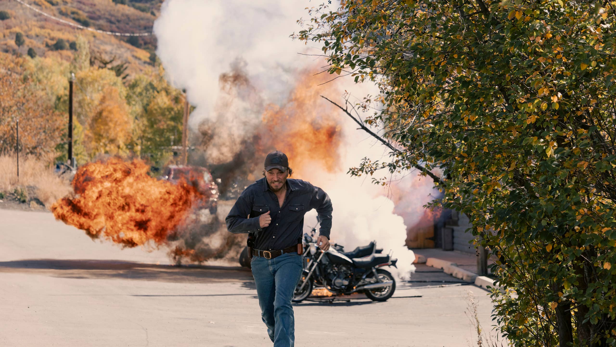 Marshals' Episode 6 Turns That Cliffhanger Into a Tense Undercover Mission - Men's Journal