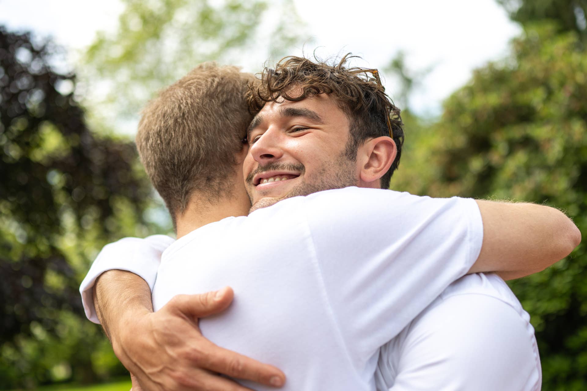 Psychology Says Men Who Have Close Male Friendships Live Longer - Men's ...
