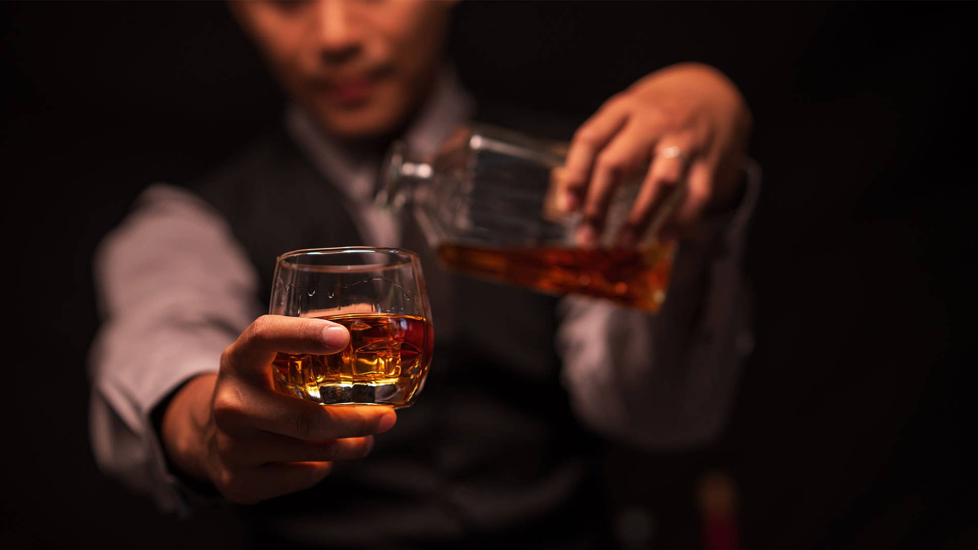 Liquor Rocking 5 Best Whiskeys to Drink on the Rocks, According to Expert - Men's Journal