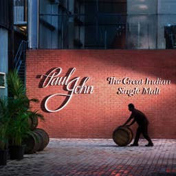 I Flew 9,000 Miles to Take the Worldâs Best Whisky Distillery Tour