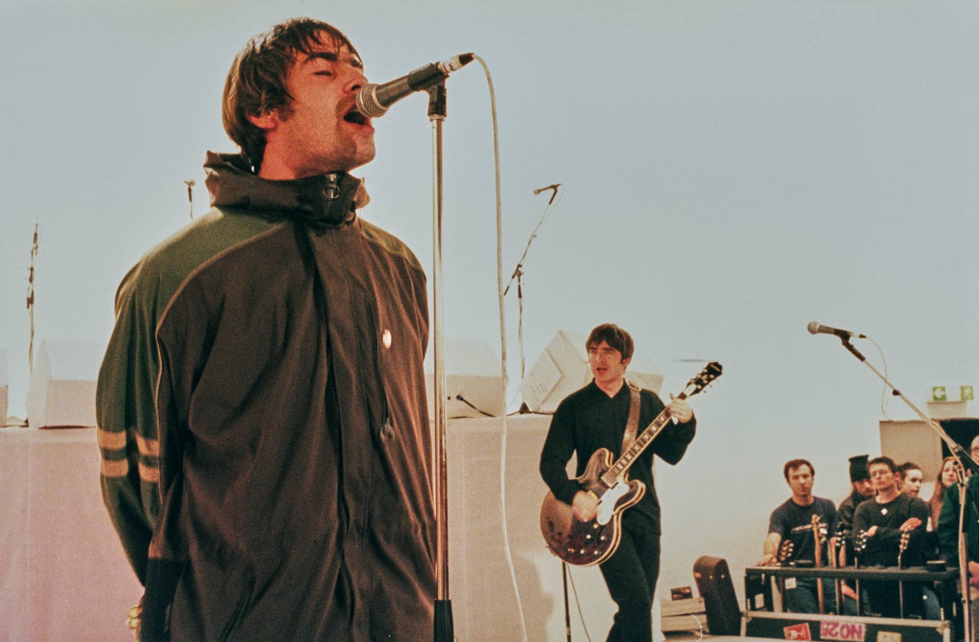 Oasis 'Be Here Now' 1997 Album Backlash and Flop Explained - Men's