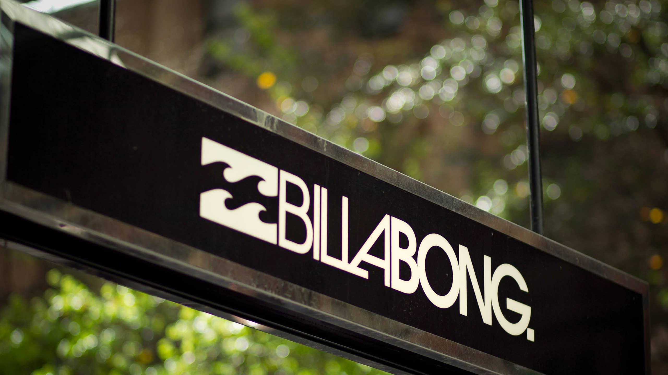 Billabong Sun Shirts Are Over 70% Off at Nordstrom Rack - Men's Journal