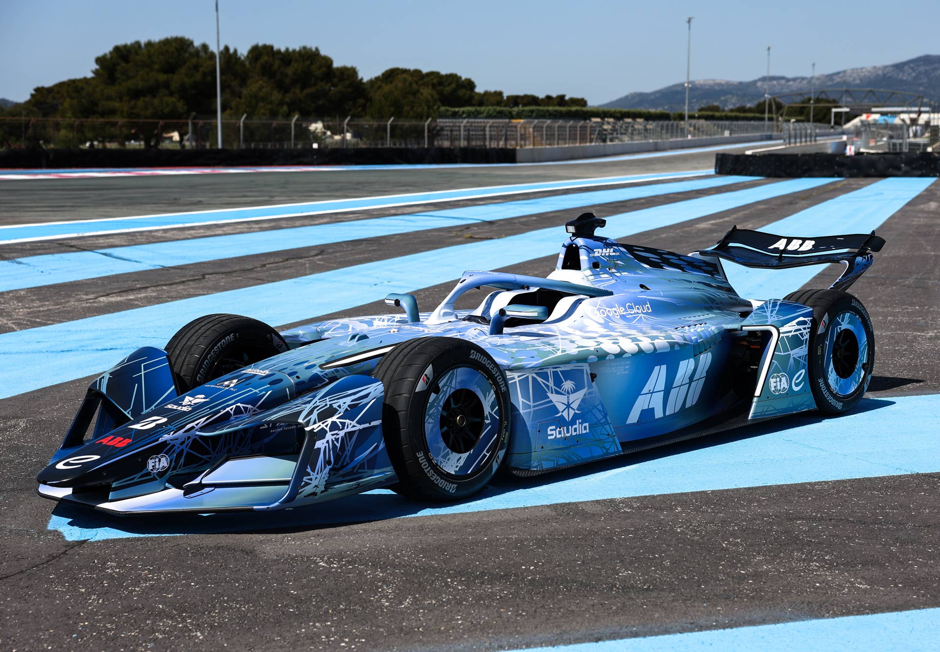 Formula E Enters New, Sustainable Era With GEN4 Race Car - Men's Journal