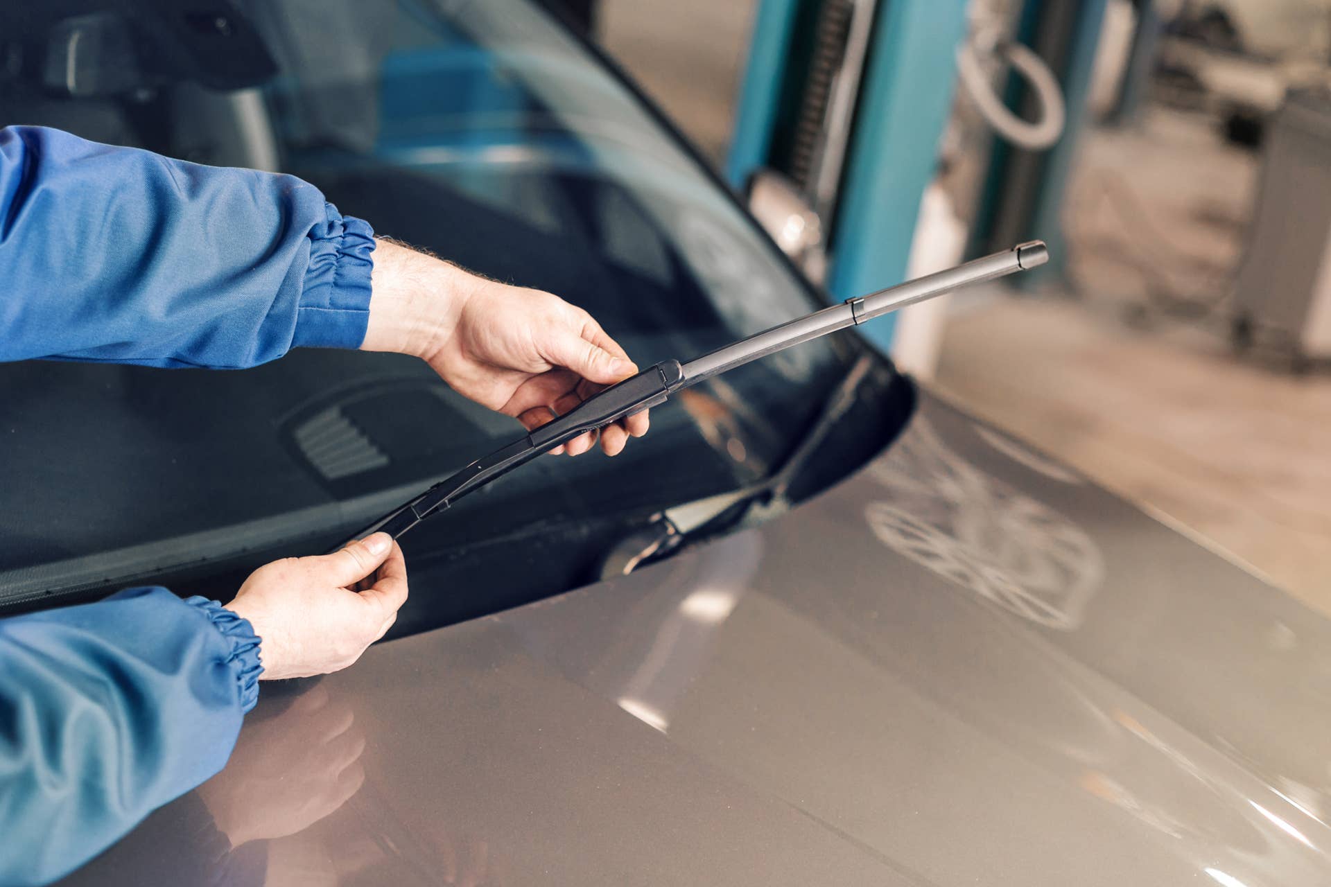 How to Replace Windshield Wipers Like a Pro Mechanic - Men's Journal