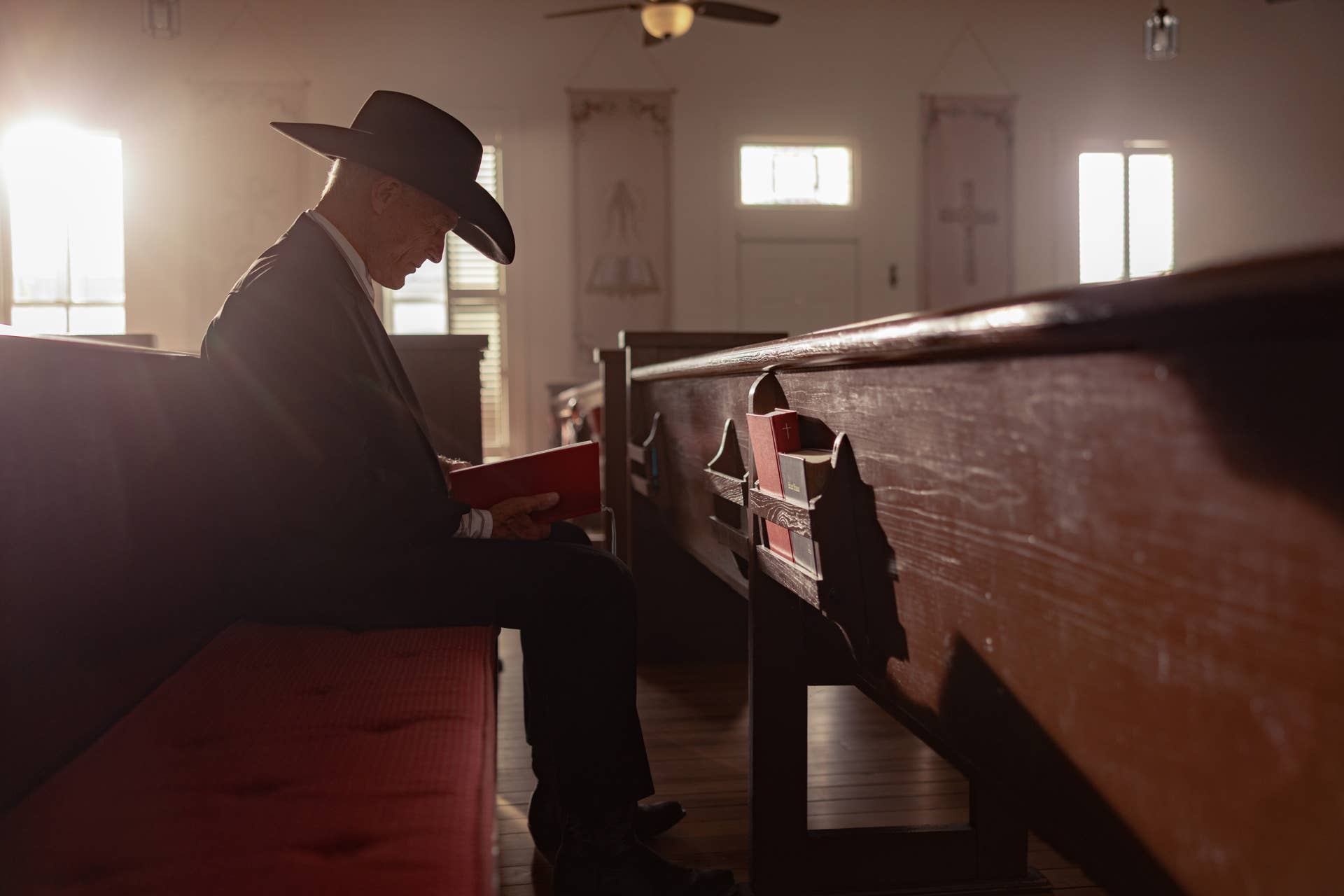 Ed Harris Reveals That 'Dutton Ranch' Replaced His 'Westworld' Cowboy ...