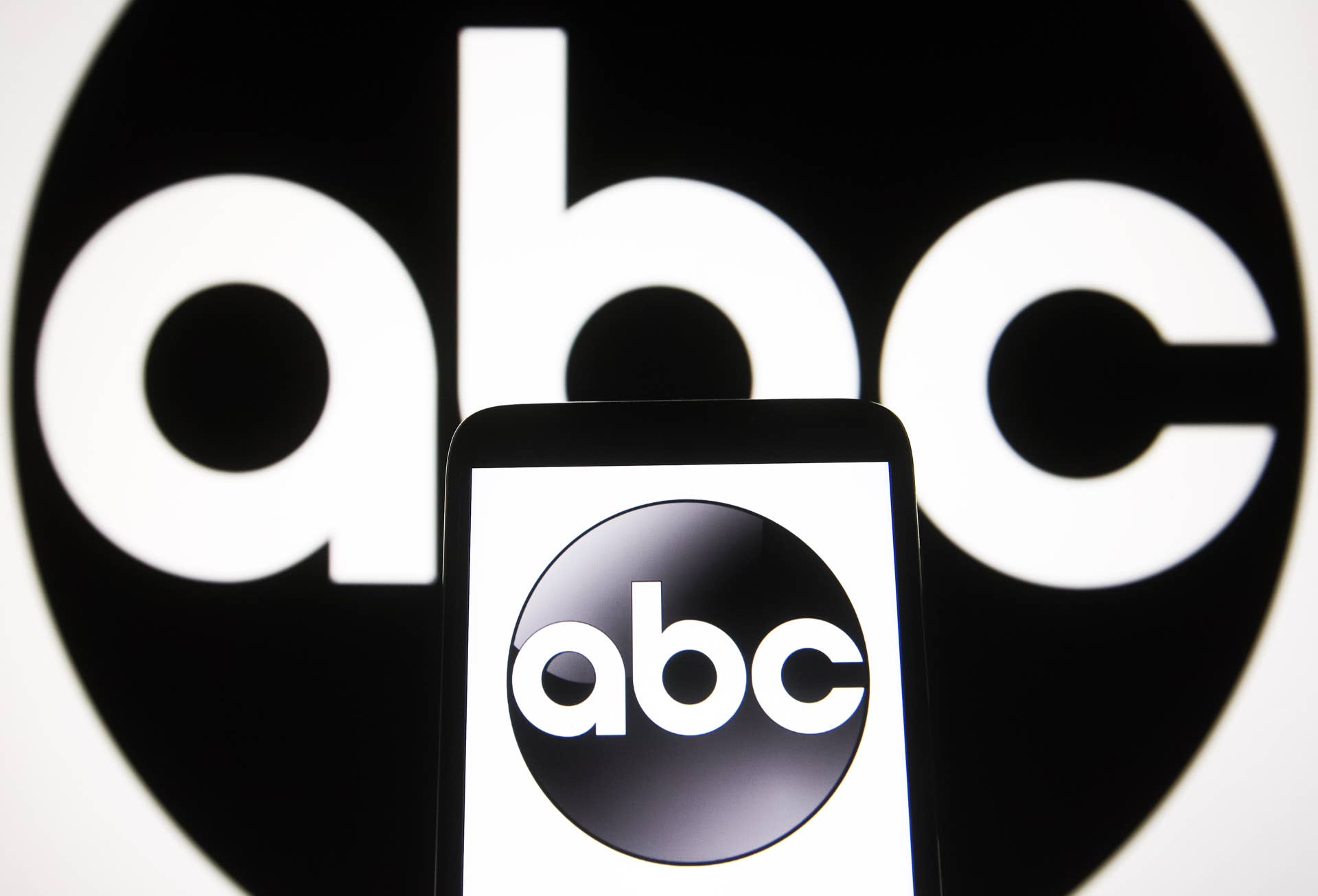 ABC Quietly Renews Popular Show After 5 Seasons - Men's Journal