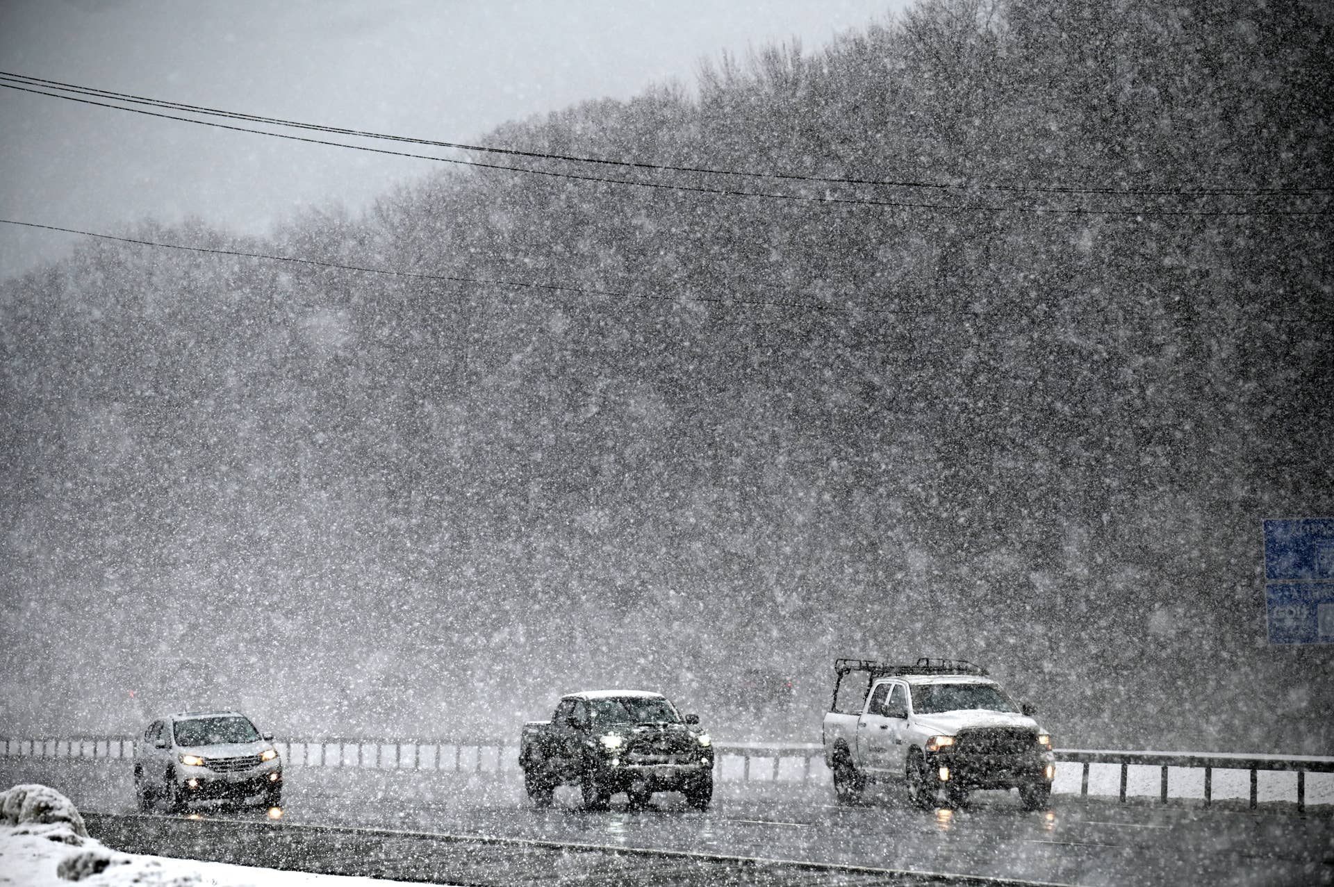 Winter Storm Warning Issued With 3 Feet of 'Heavy' Snow, 50 mph Winds ...
