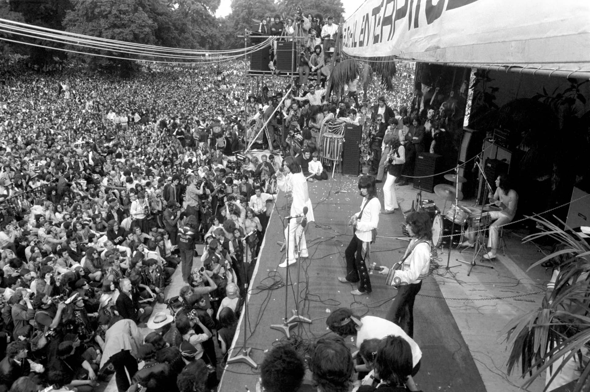 57 Years Ago Today: Legendary Guitarist Performs His First Concert