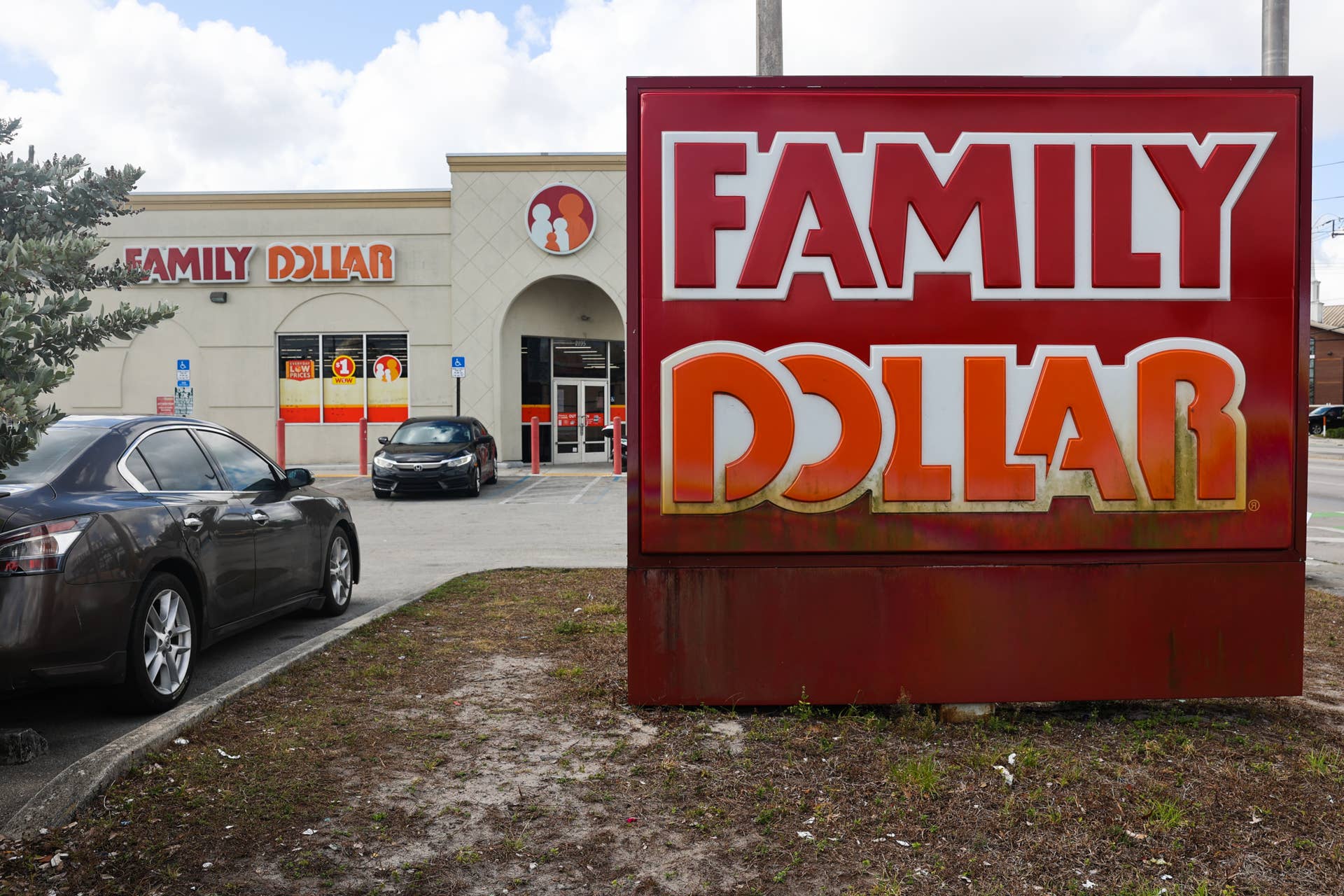 Family Dollar is Permanently Closing 350+ Stores