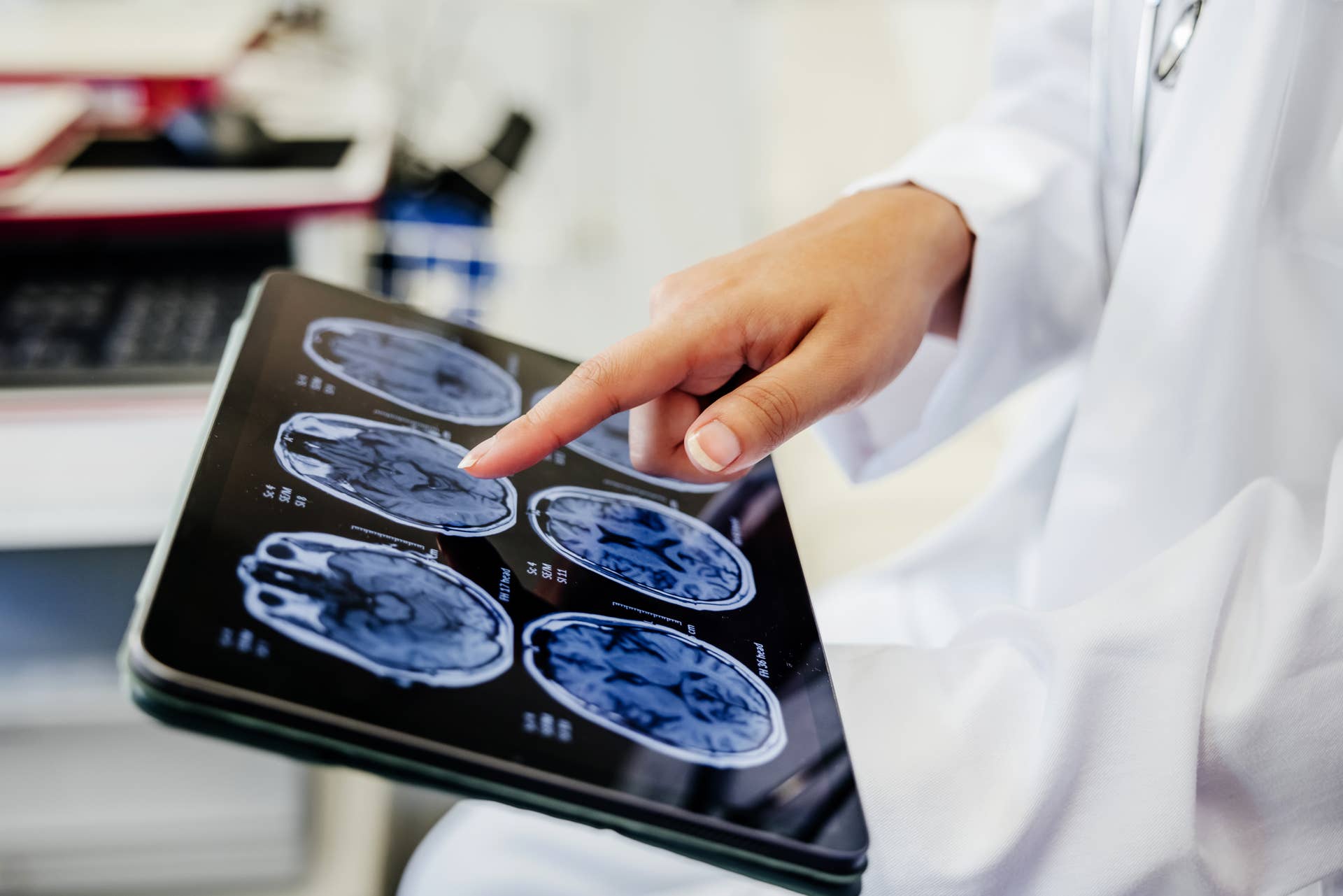 The 4 Daily Habits a Neurologist Wants You to Start Doing Now to Lower ...