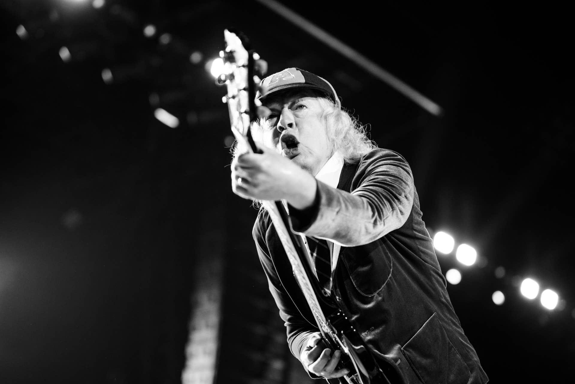 AC/DC Kicks Off U.S. Tour and Brian Johnson's Hearing Loss May Change ...