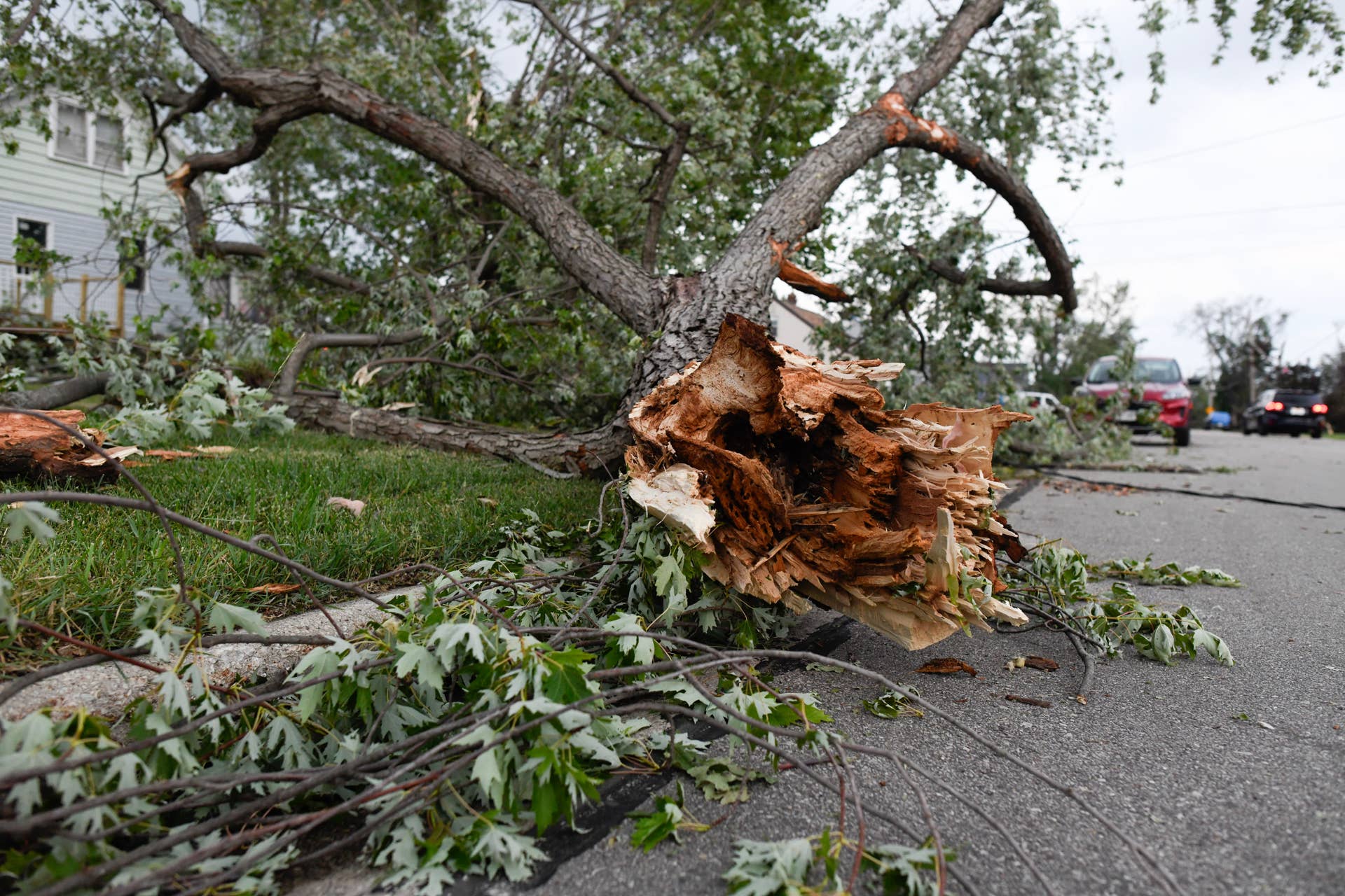 Menasha & Appleton Tornado Damage Videos Go Viral After Twister Strikes ...
